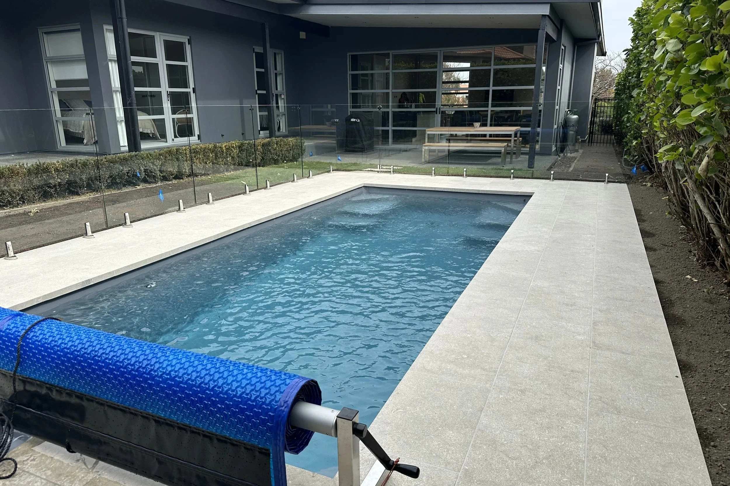 Seagrass Limestone Dropface Coping with Paving (Copy)