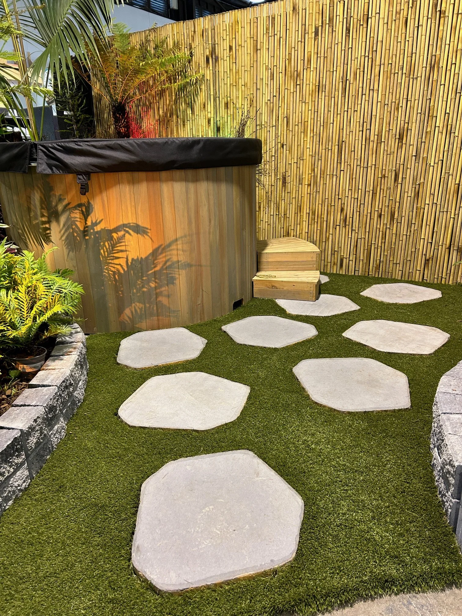 Natural Cut Bluestone Stepper