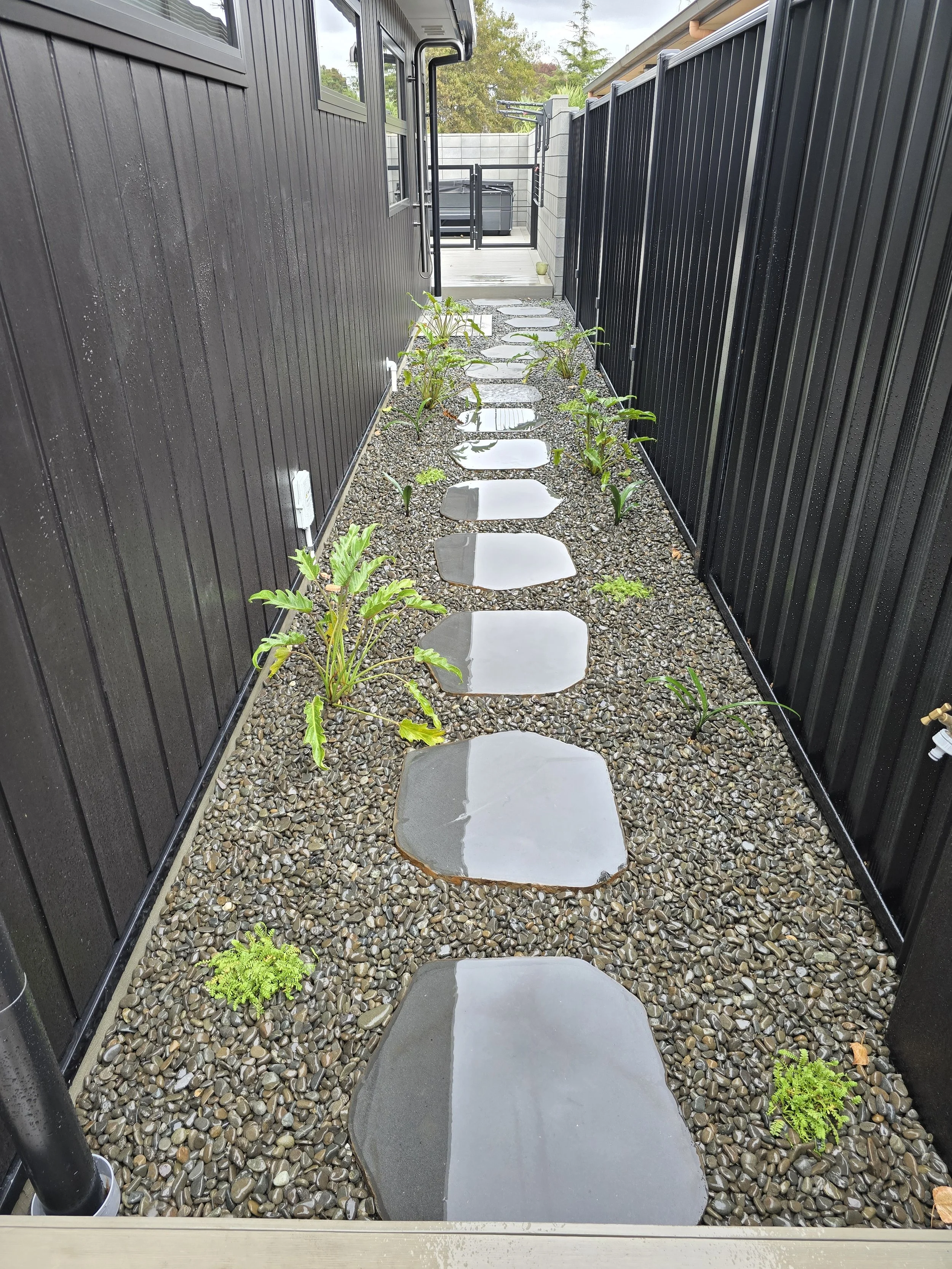 Natural Cut Bluestone Stepper (12).jpg