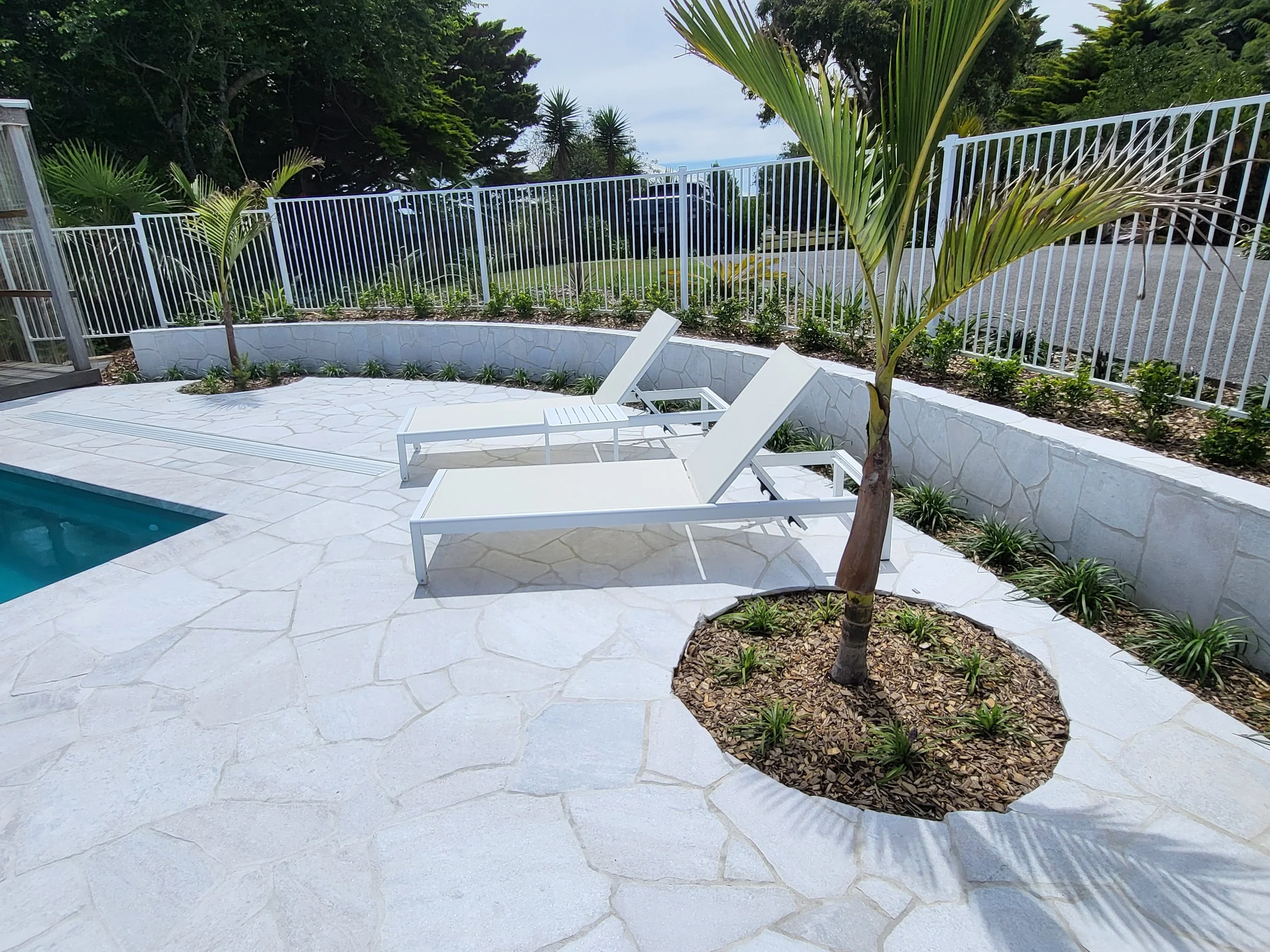White Quartzite Crazy Paving with Dropface Pool Coping