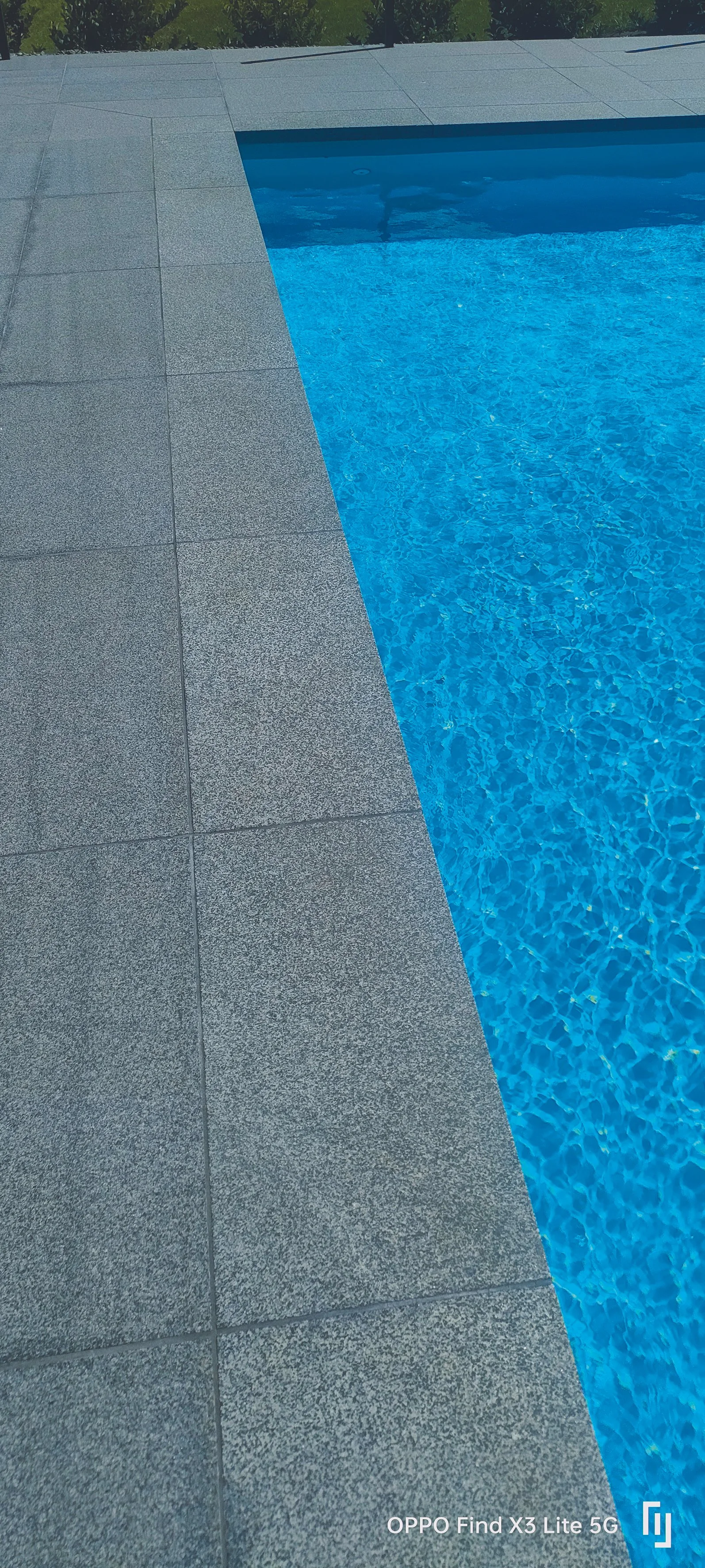 Black Granite 1m x 400mm Dropface with 1m x 500mm Paving