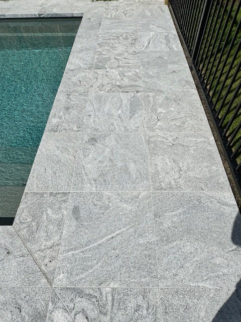 Aspen Granite Dropface Coping with 6x6 Paving (7).jpg