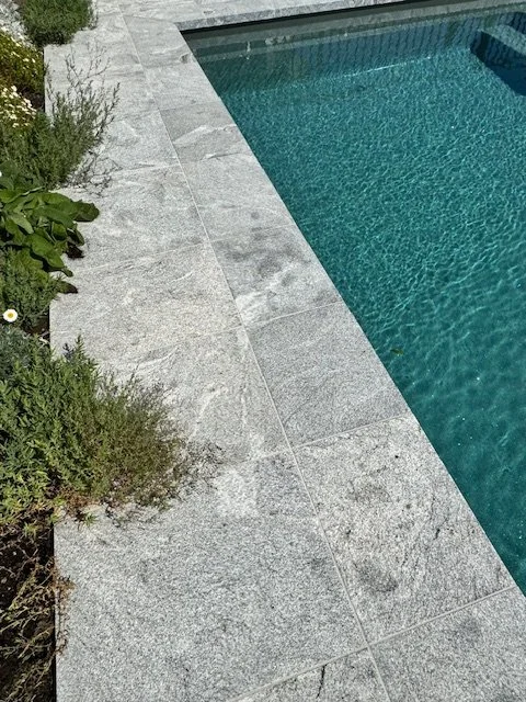 Aspen Granite Dropface Coping with 6x6 Paving (5).jpg