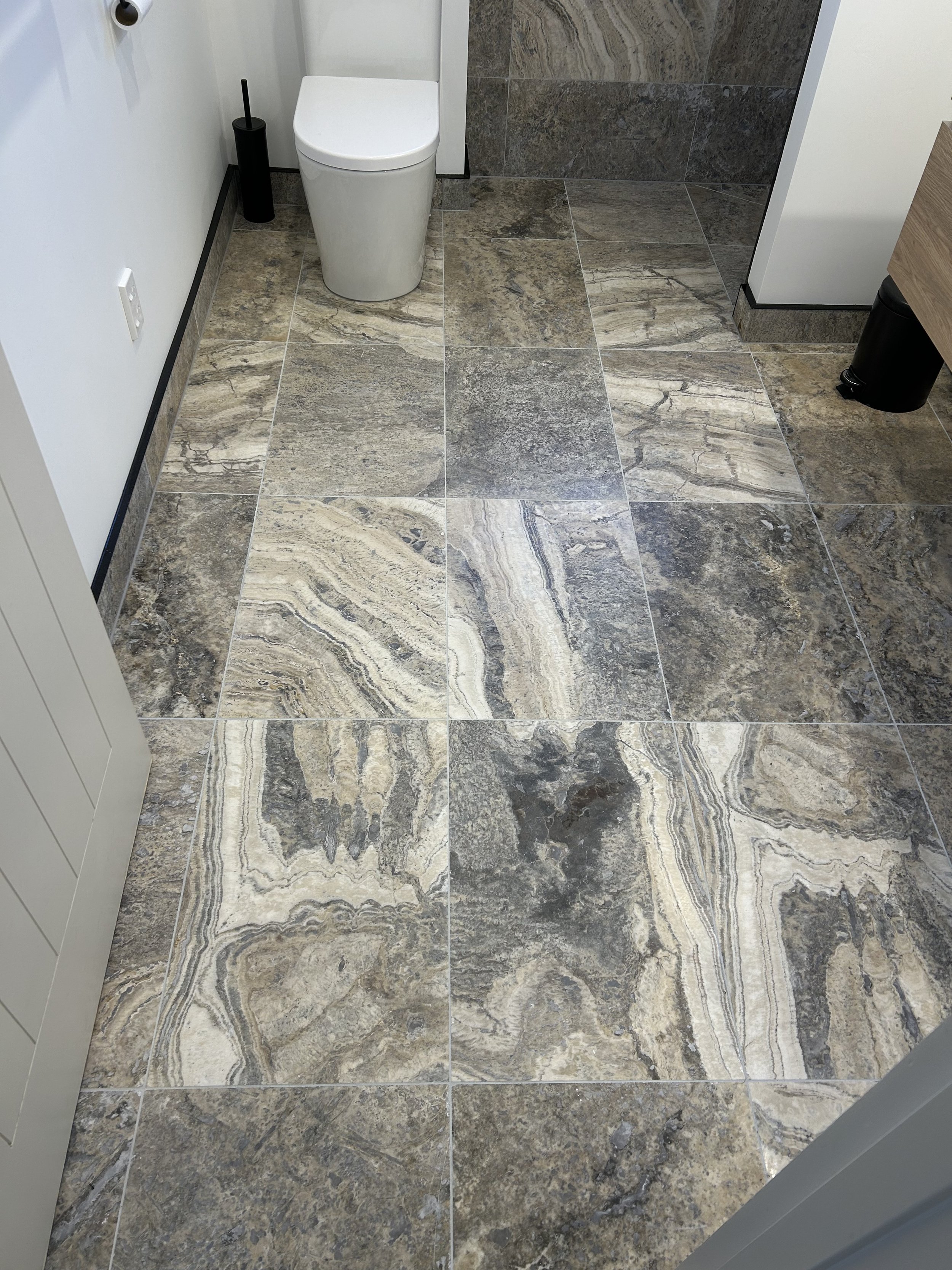 Silver Travertine Tiles 610x406x12mm