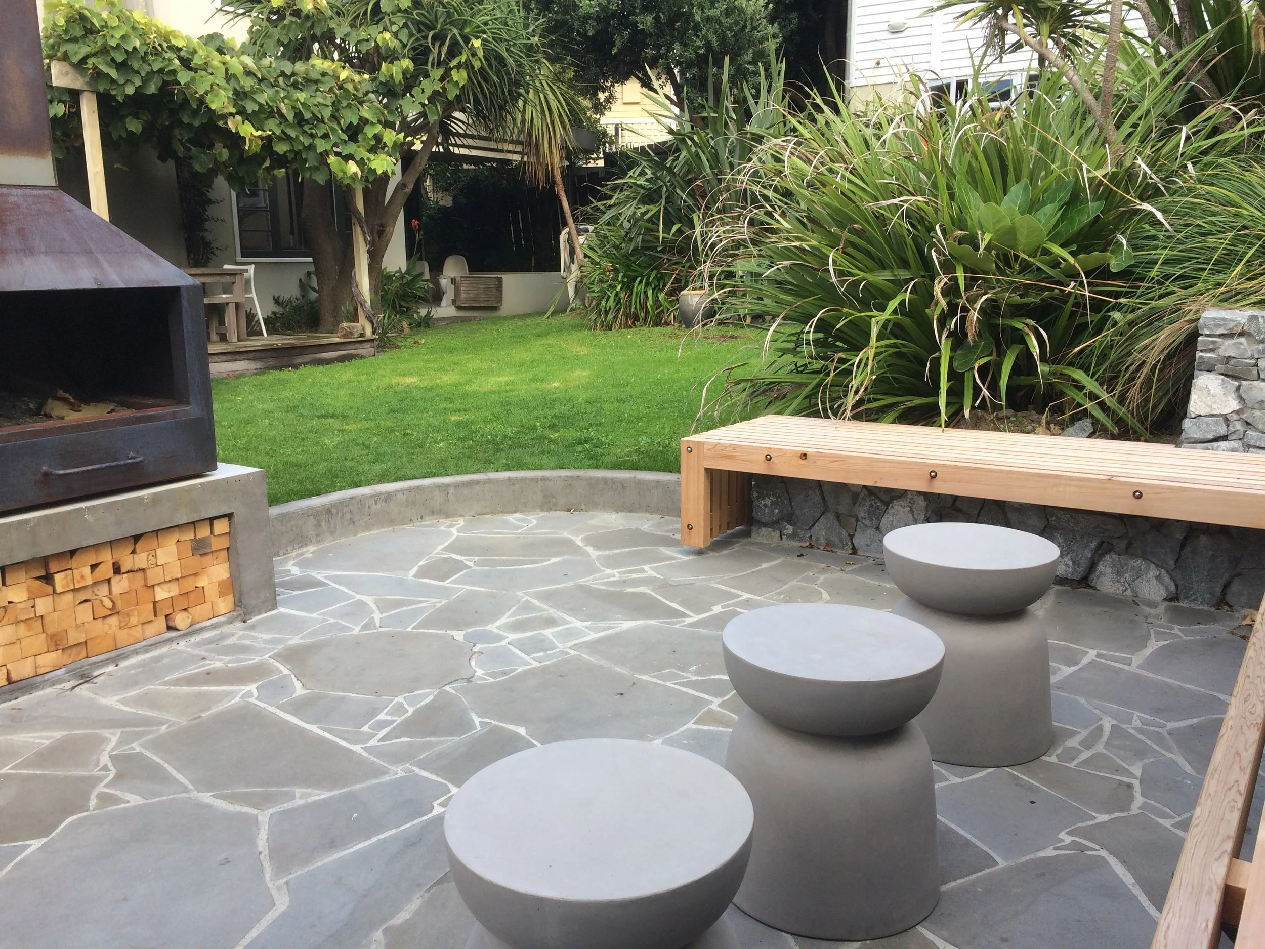 Bluestone Crazy Paving (7).JPG