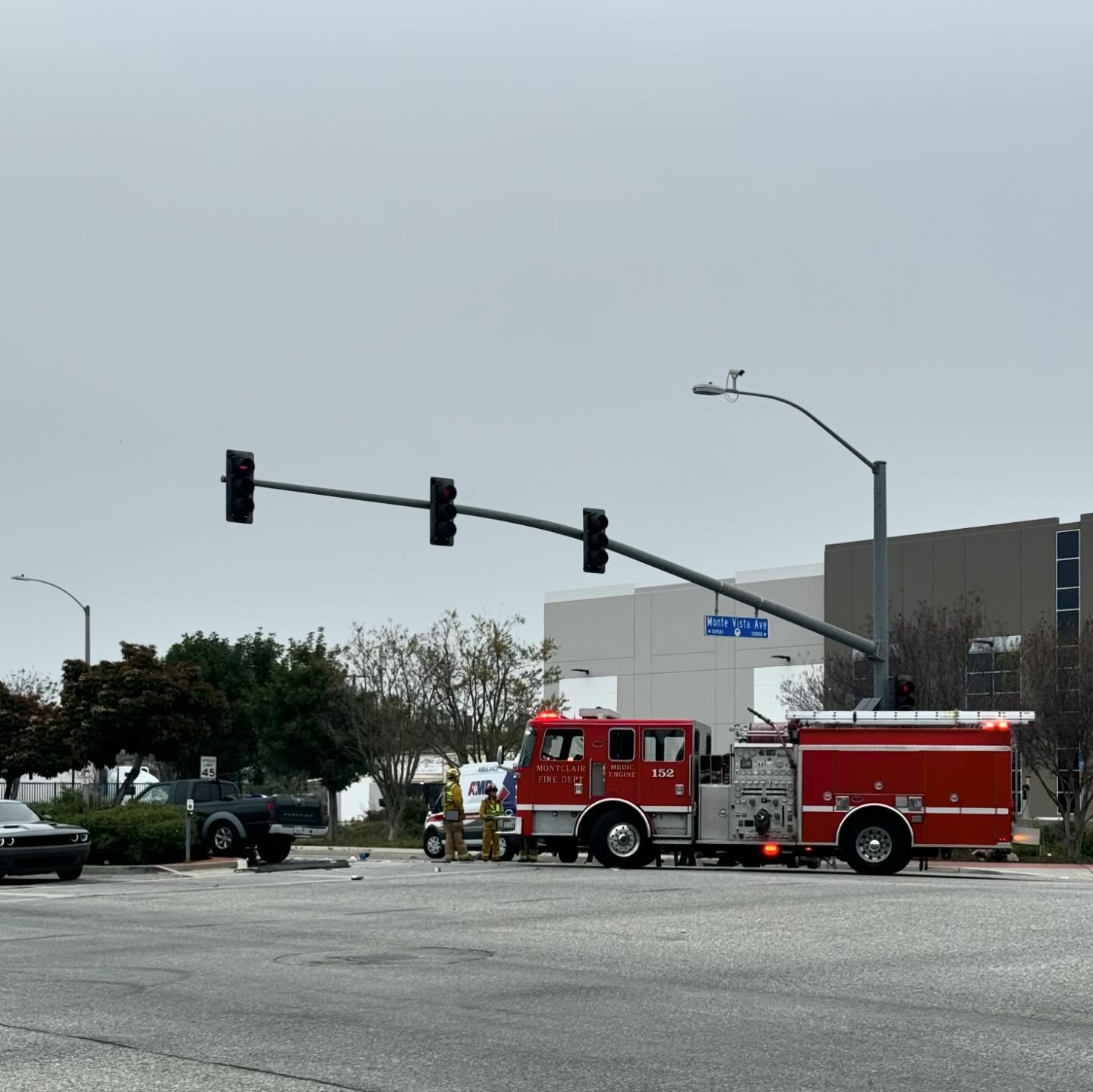 ME 152 responding to a traffic collision on Monte Vista and Mission this morning 🚒

#montclair #mymontclair #montclairfire #montclairfiredepartment #ME152 #TC #trafficcollision #trafficalert #trafficaccident #firstresponders #firefighter #california