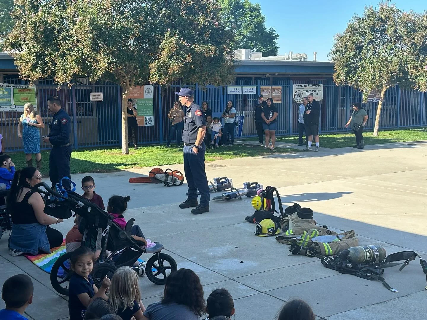 School visits are our favorite visits! Thanks so much to our local elementary schools for inviting us out and helping us celebrate fire prevention week ! 

#montclair #mymontclair #montclairfire #firesafety #fireprevention #firepreventionweek #firstr