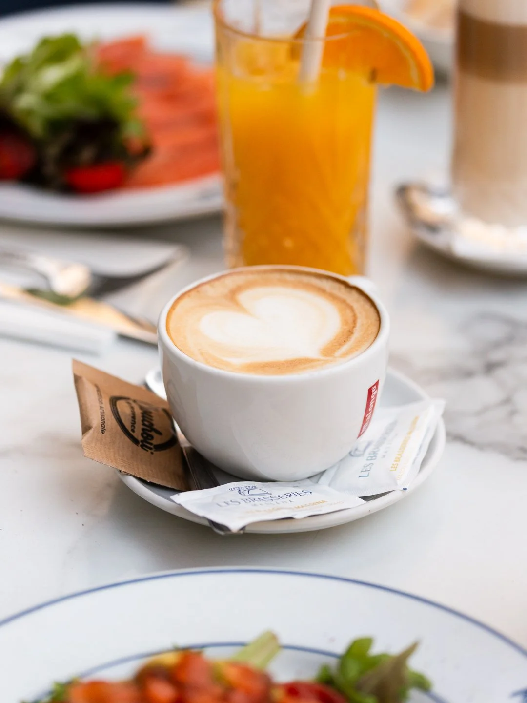 Maison Margaux service non stop breakfast, brunch et coffee shop (pancakes, smoothies, french breakfast)