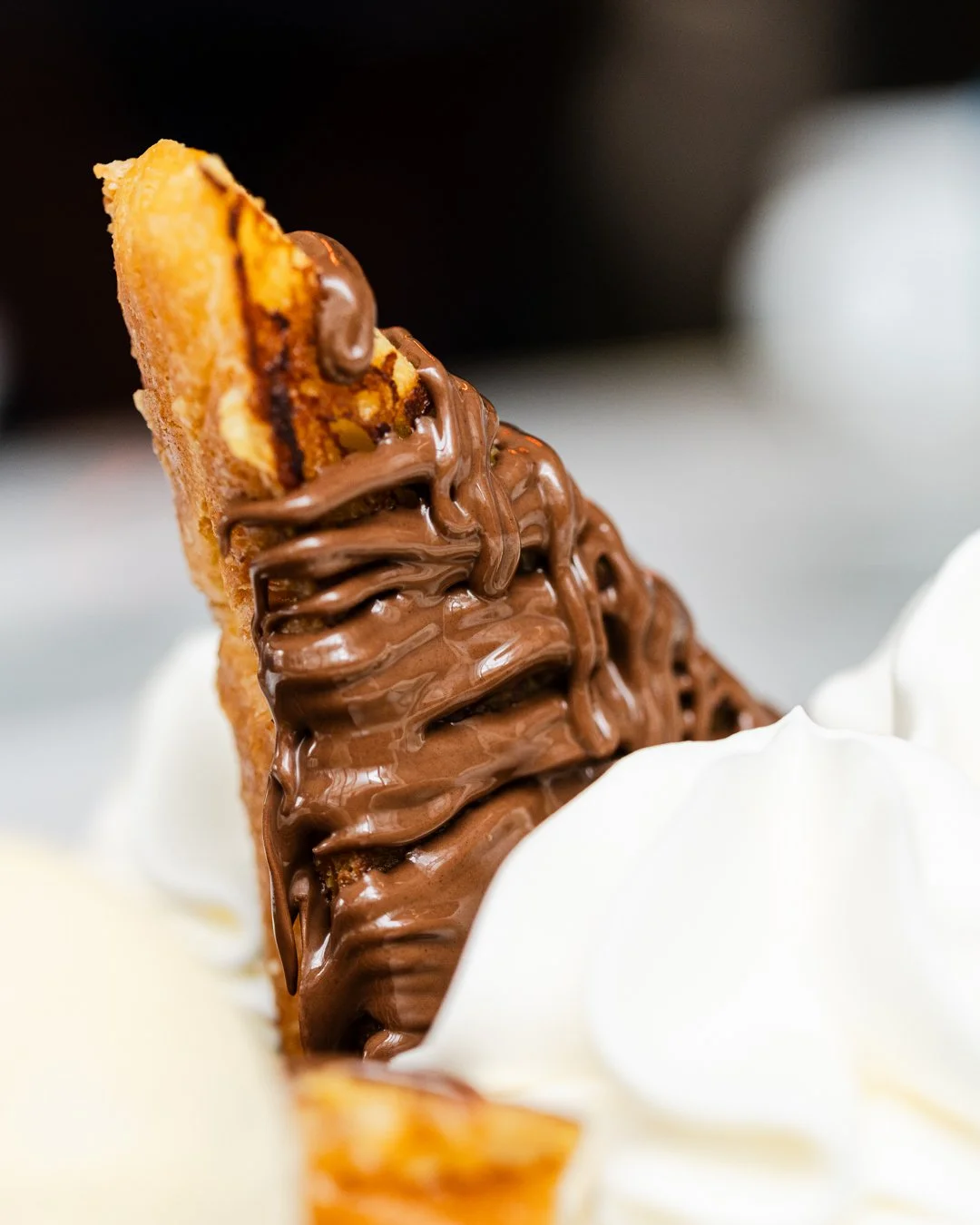 Maison Margaux  service non stop breakfast, brunch, lunch, goûter, crêpes, gaufres, coffee shop, dîner, cocktails en terrasse à Nice
