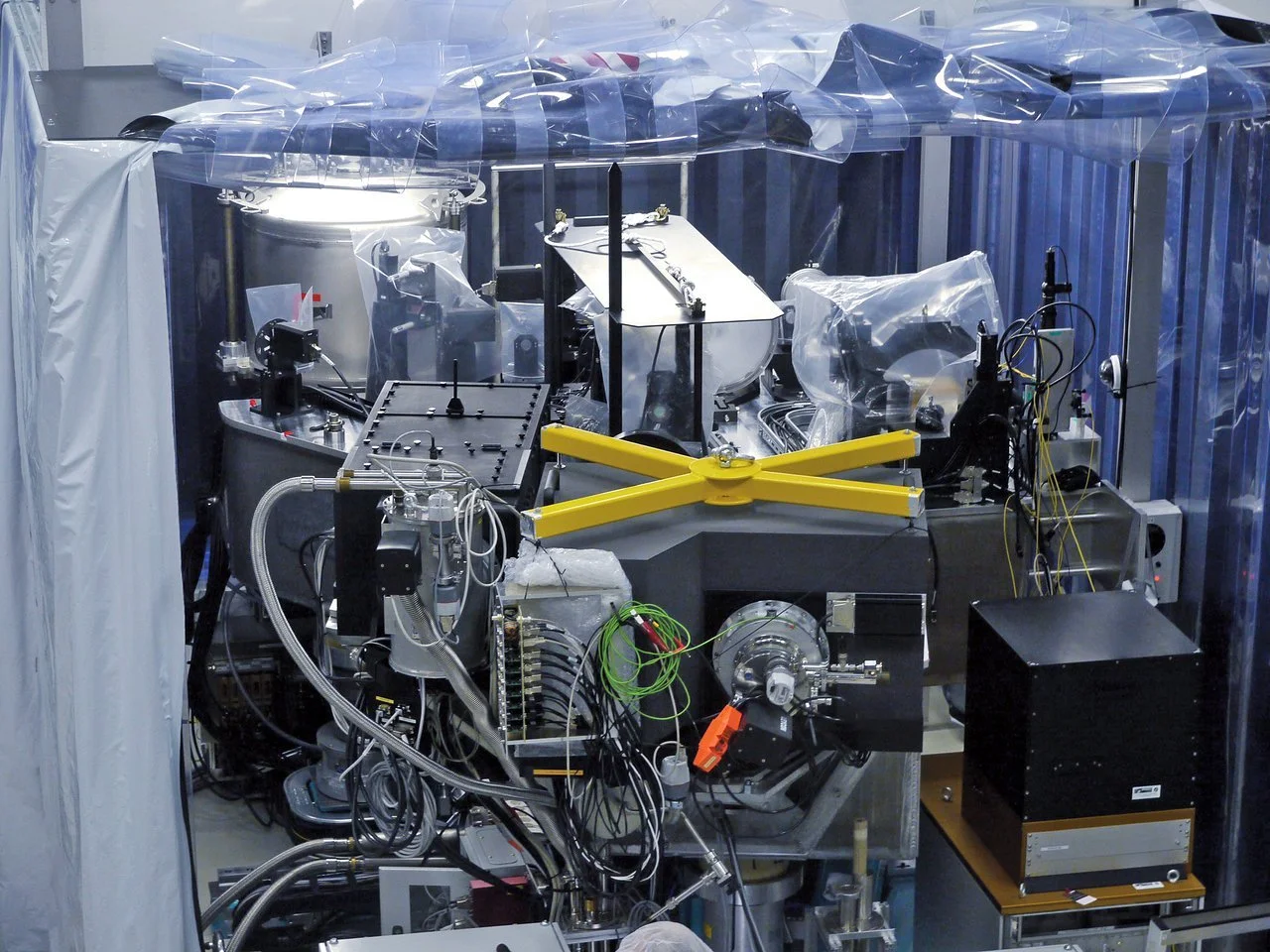 The SPHERE instrument at @esoastronomy's  Very Large Telescope in Chile allows scientists to directly observe exoplanets and proto-planetary disks by blocking out the light from the central star. Learn more about how this works at patreon.com/spacefo