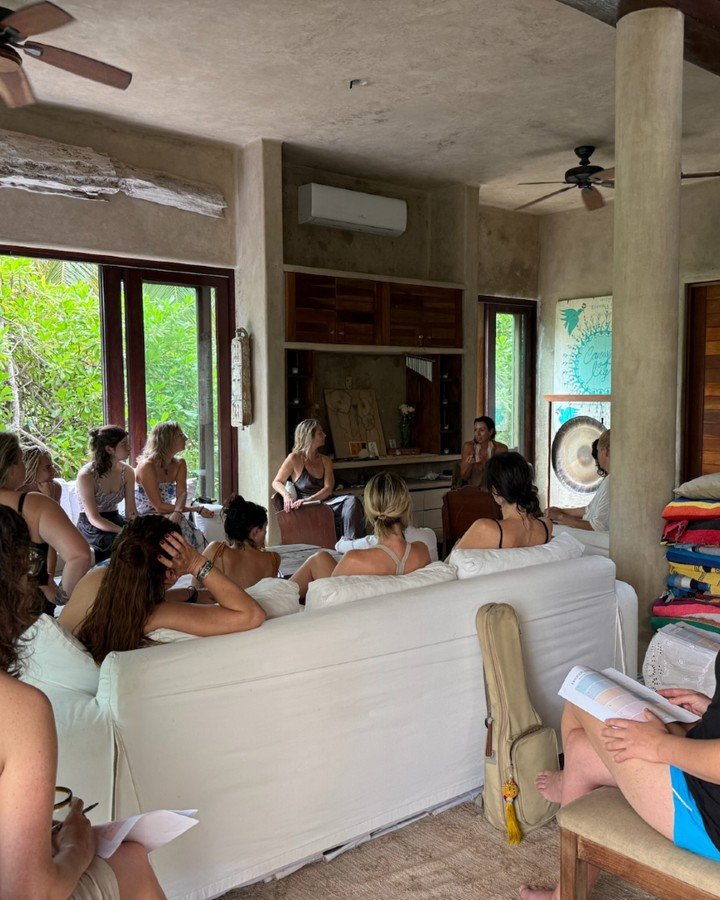 Inside th Divine Lifestyles Collective, you&rsquo;ll find the tools your soul has been craving.

🪷Breathwork journeys that calm your body, reset your nervous system, and reconnects you with your intuition.
🪷 Monthly group workshops led by featured 