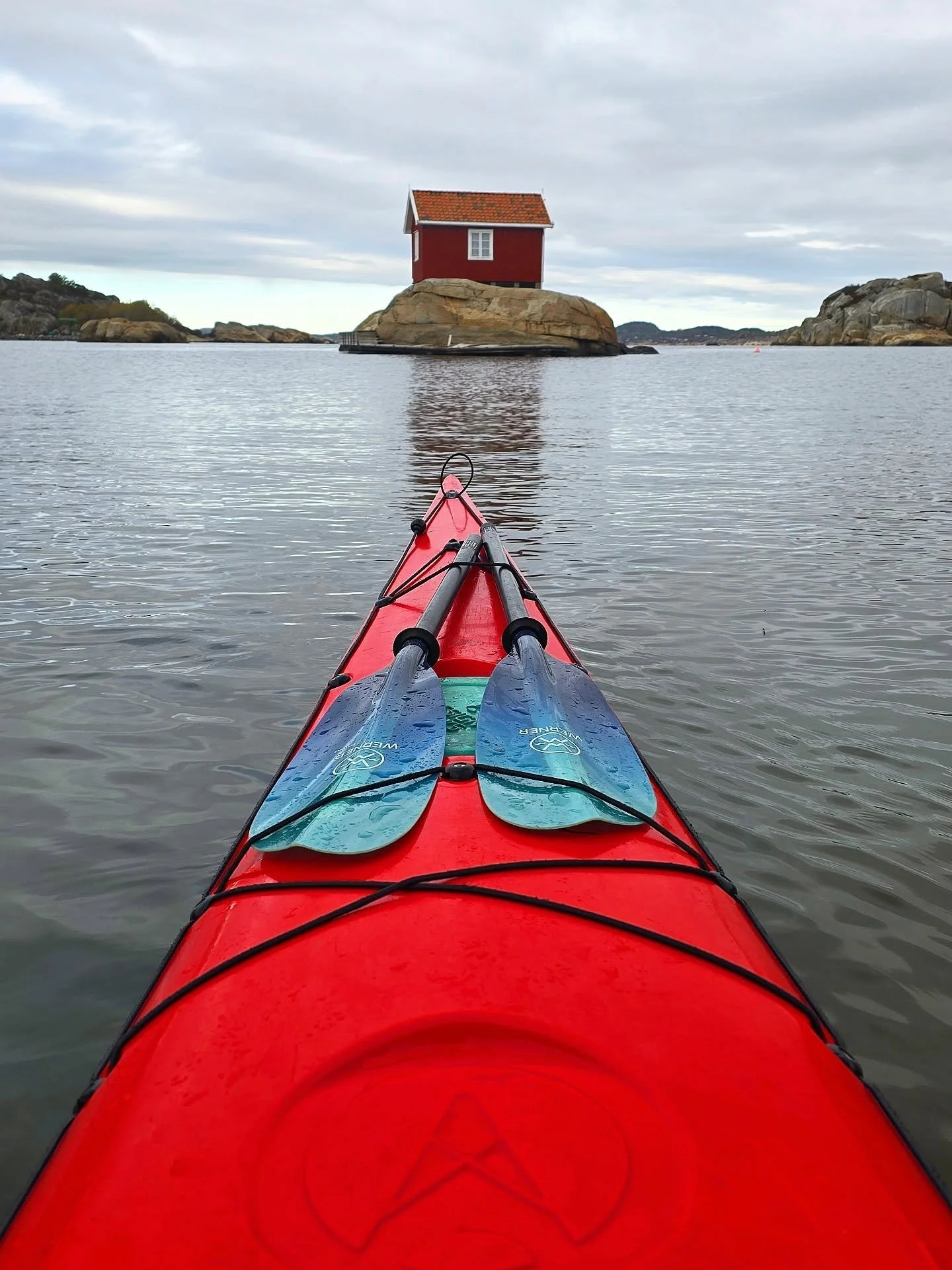 Må padle - bare MÅ padle ❤️
Fikk en forespørsel om Kjerringvik - og "off season" var det faktisk plass for parkering med nydelige strender på begge sider... ✨️✨️
Drømmedag på vannet i godt selskap ..