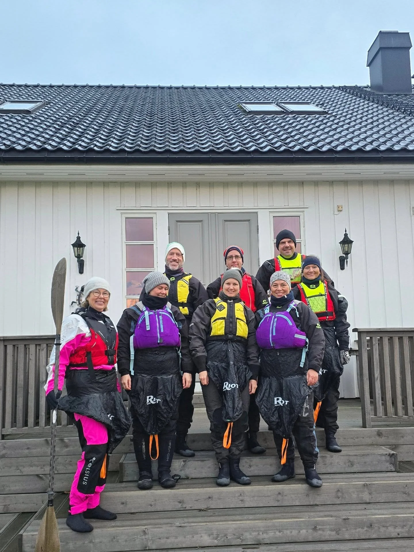 Glimt fra en l&oslash;rdag morgen i T&oslash;nsberg ✨️✨️✨️

N&aring;r fruen p&aring; Narver&oslash;d g&aring;rd inviterer s&aring; er det en glede &aring; ta kajakkene ut p&aring; vift 🤩🤩
Tidlig padling med en sporty gjeng fra Econa - og s&aring; n