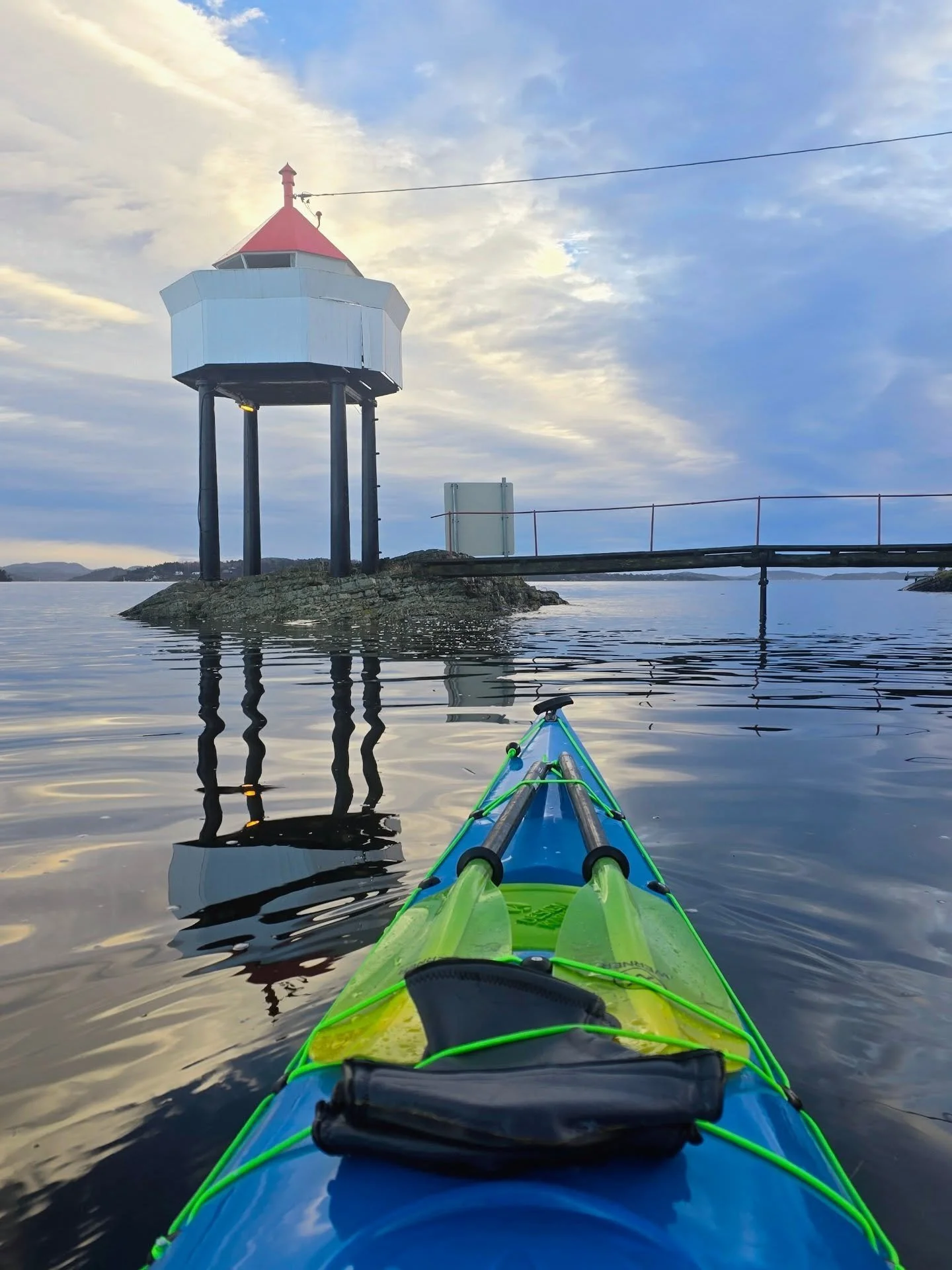 Feeling blue...?? 
🩵🩵🩵
Eller er det en favorittfarge? 😉
 
Januar begynner &aring; virke lysere, og jeg oppdager stadig nye perler langs kysten... og Croftholmen  mellom Breivik og Langesund fascinerer 😁😁

Ellers er det sm&aring; justeringer, op