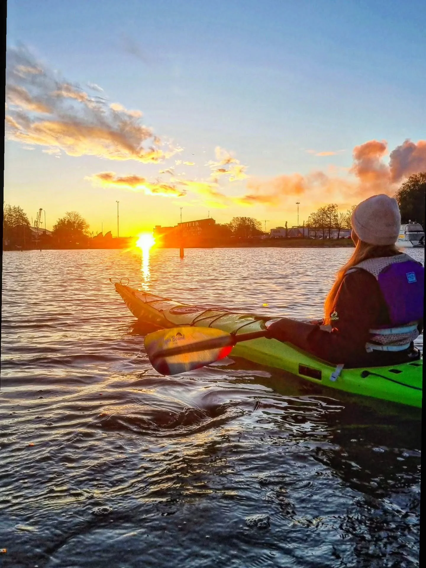 Sliten?? 
💜💙❤️💚🩷🧡💜
8. Mars har den effekt p&aring; meg etterhvert - med fakta, fordommer, viktige samtaler og diskusjoner... og egne opplevelser av at mye er mulig, men p&aring; mange omr&aring;der er det laaang vei &aring; g&aring; 🤷&zwj;♀️

