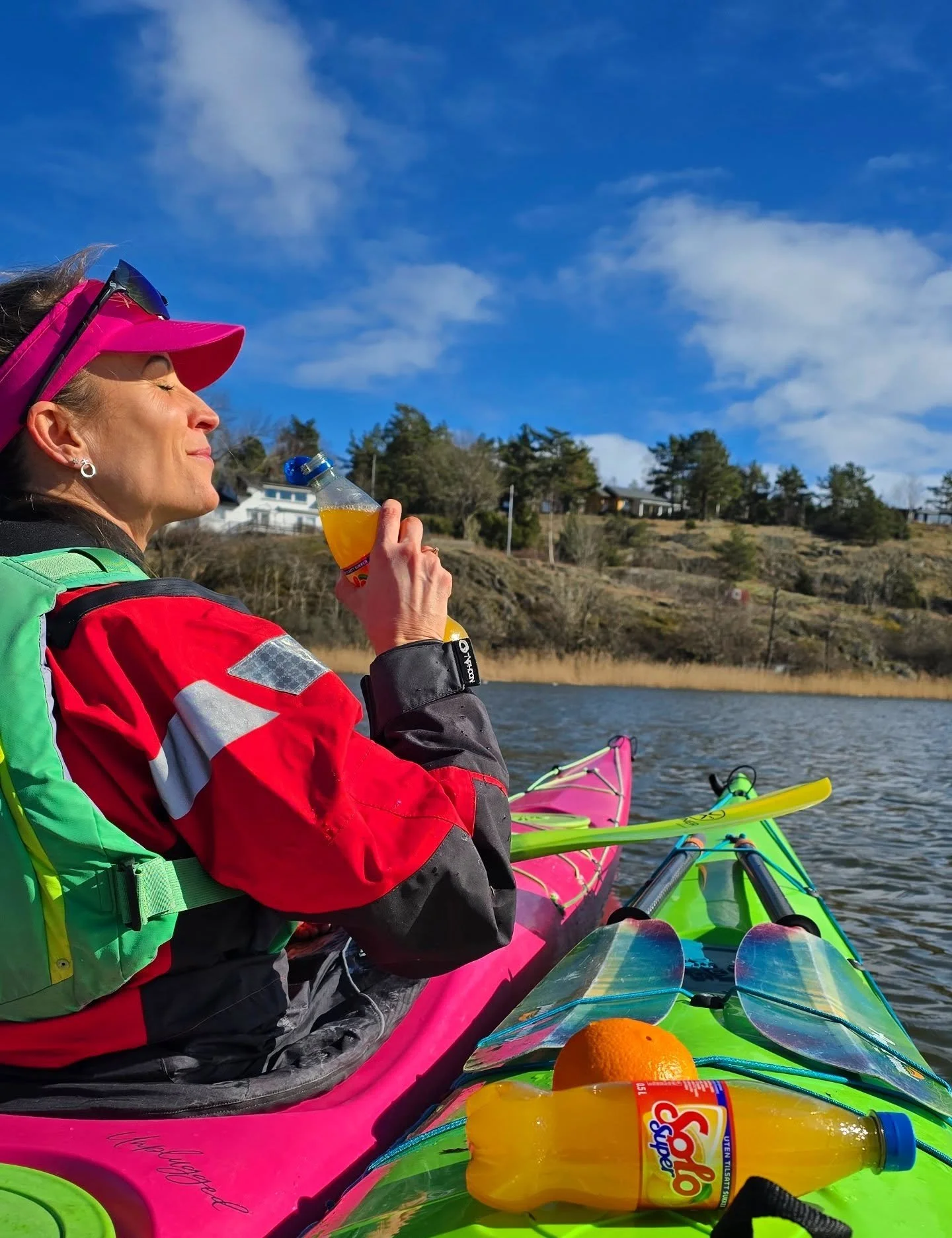 P&aring;skepadling 🐣🐣🐣

Hva er v&aring;rtegn for deg?? 

Lite sl&aring;r solskinn, godt selskap, v&aring;rf&oslash;lelse og fargerike kajakker 😉

Og p&aring; denne tiden begynner alle andre ogs&aring; &aring; tenke p&aring; kajakker.. og jeg sett