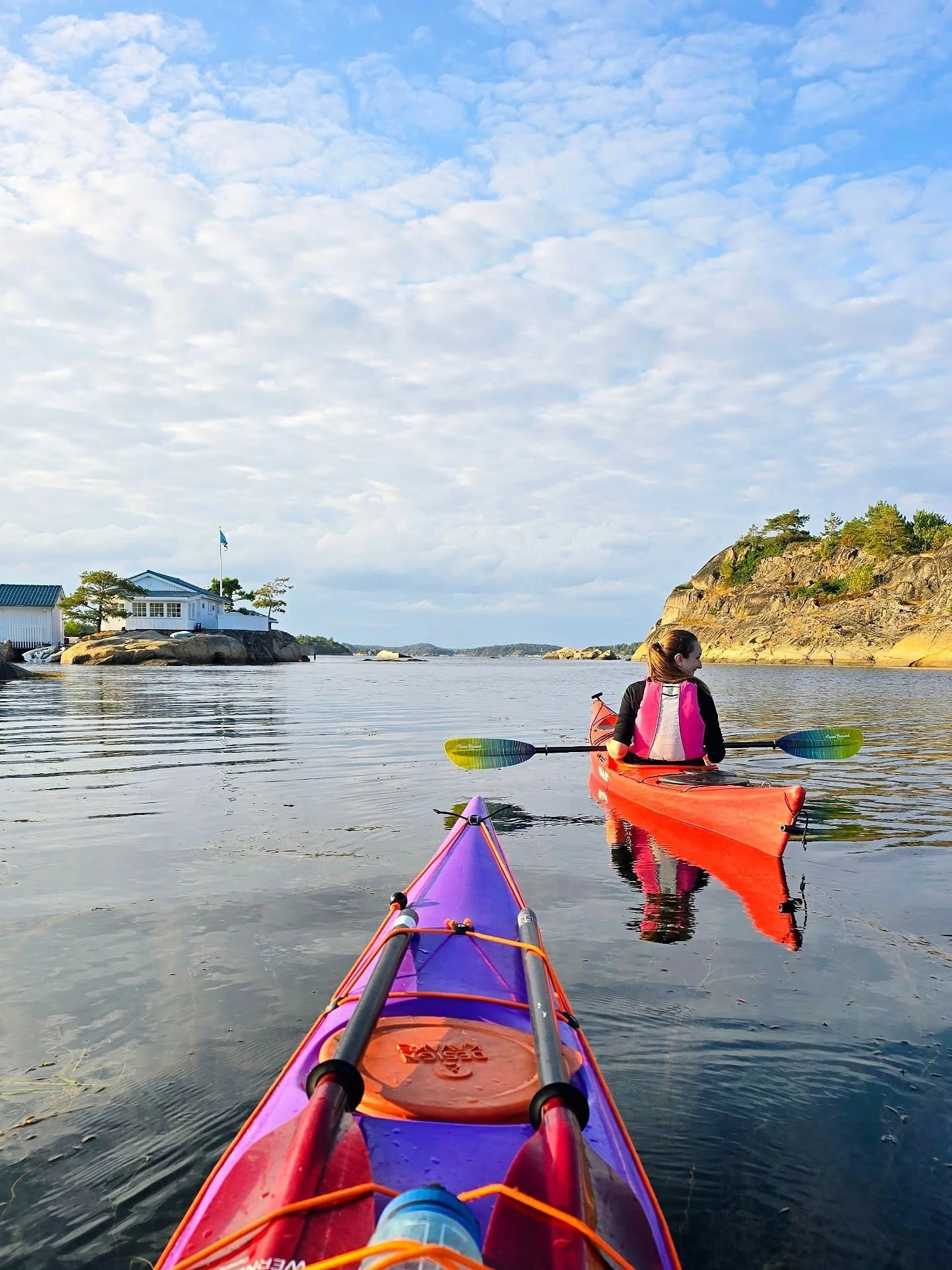F&aring; steder har gitt meg s&aring; mange fantastiske padleopplevelser som Skj&aelig;rg&aring;rden rundt @havna.hotel 🤩✨️🤩

Fantastisk utgangspunkt for b&aring;de sm&aring;turer eller flere dager i kajakken - men nydelig strand &aring; starte fra