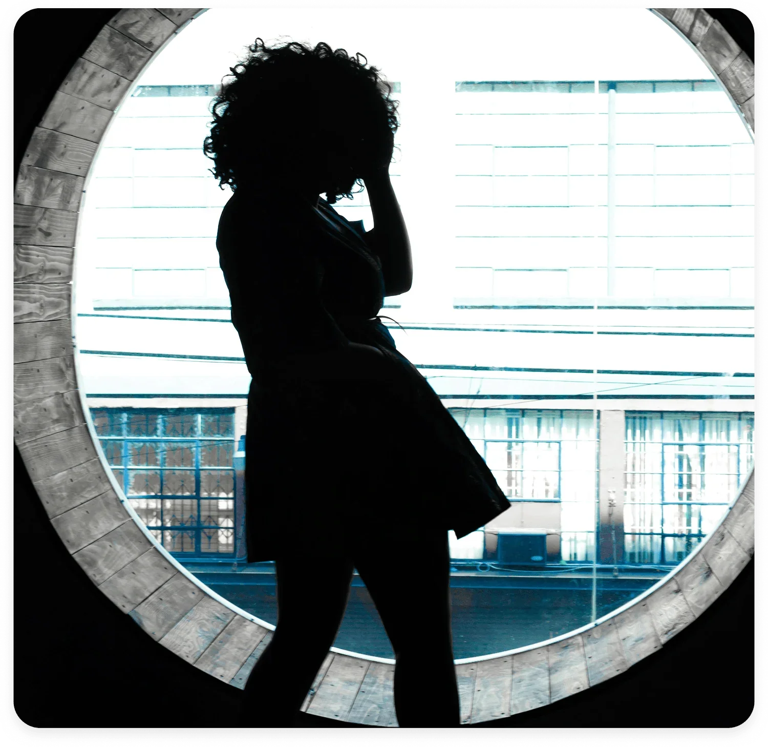 Alberta women entrepreneurs symbolized by silhouette of woman in circular frame