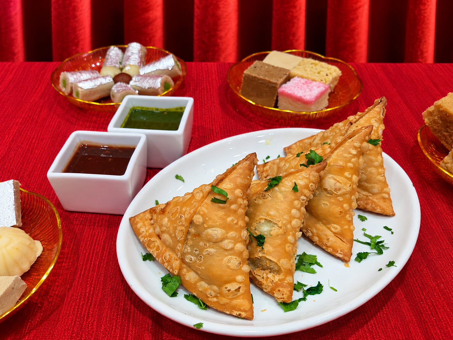 Samosa White Platter.png