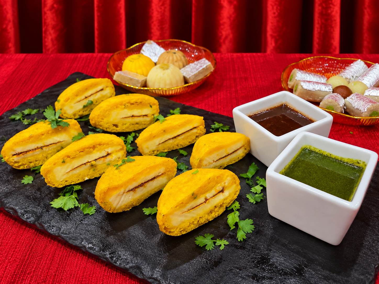 Paneer Pakora Black Platter.png