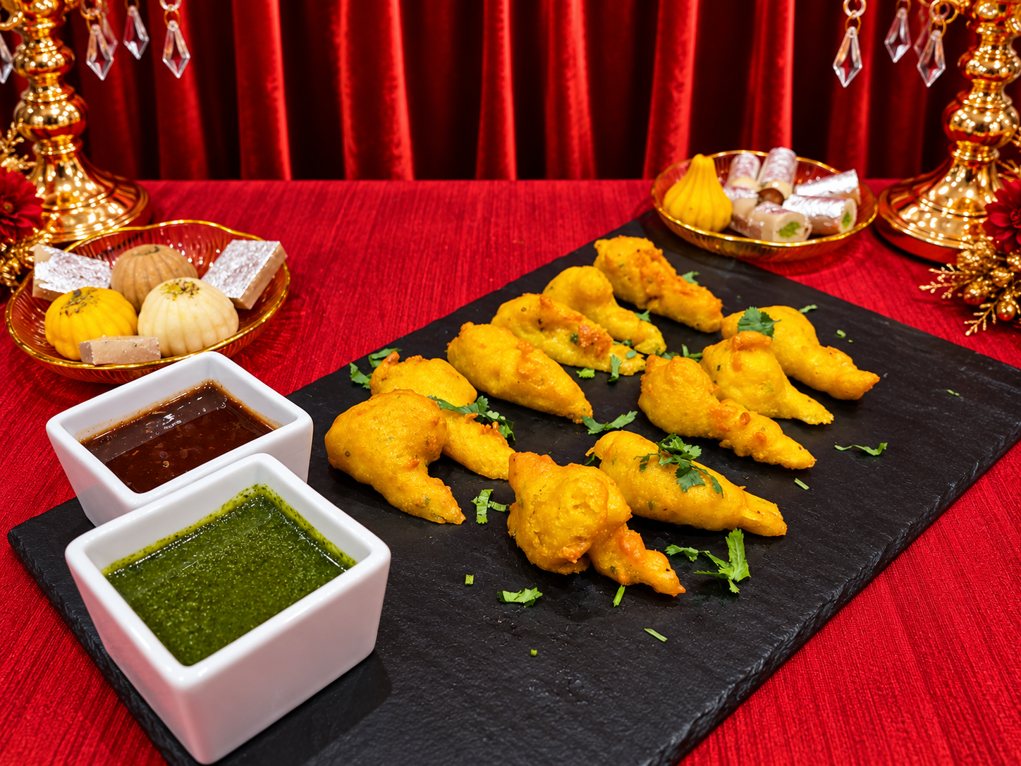 Gobi Pakora Black Platter.png