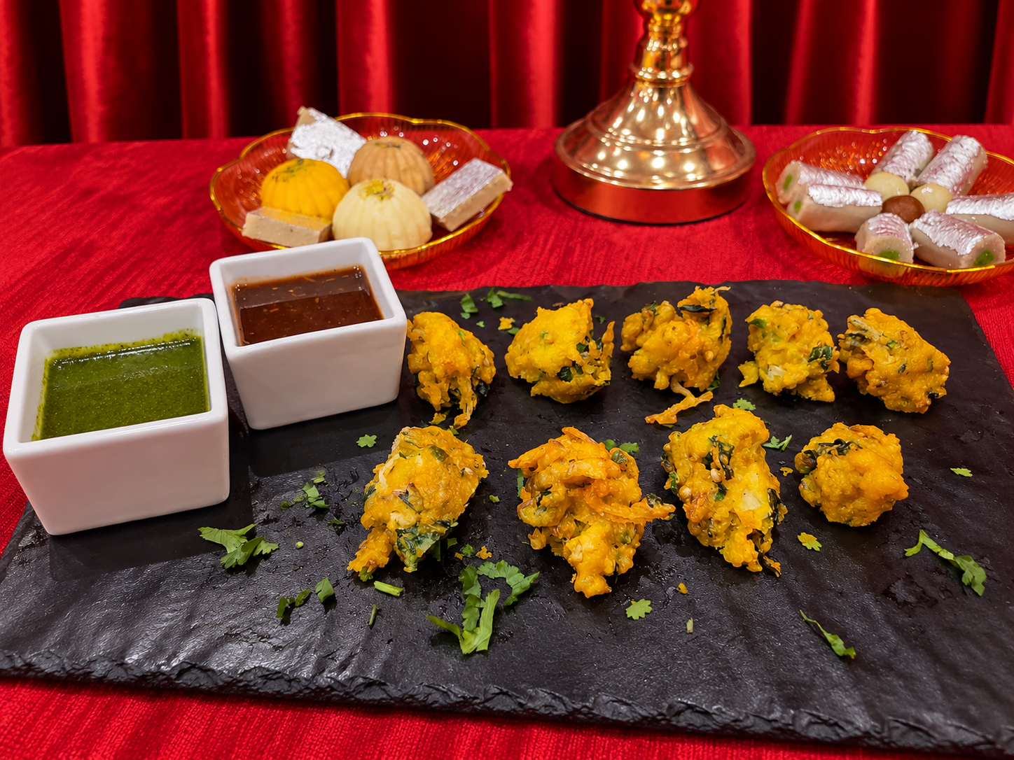 Mixed Pakora Black Platter.png