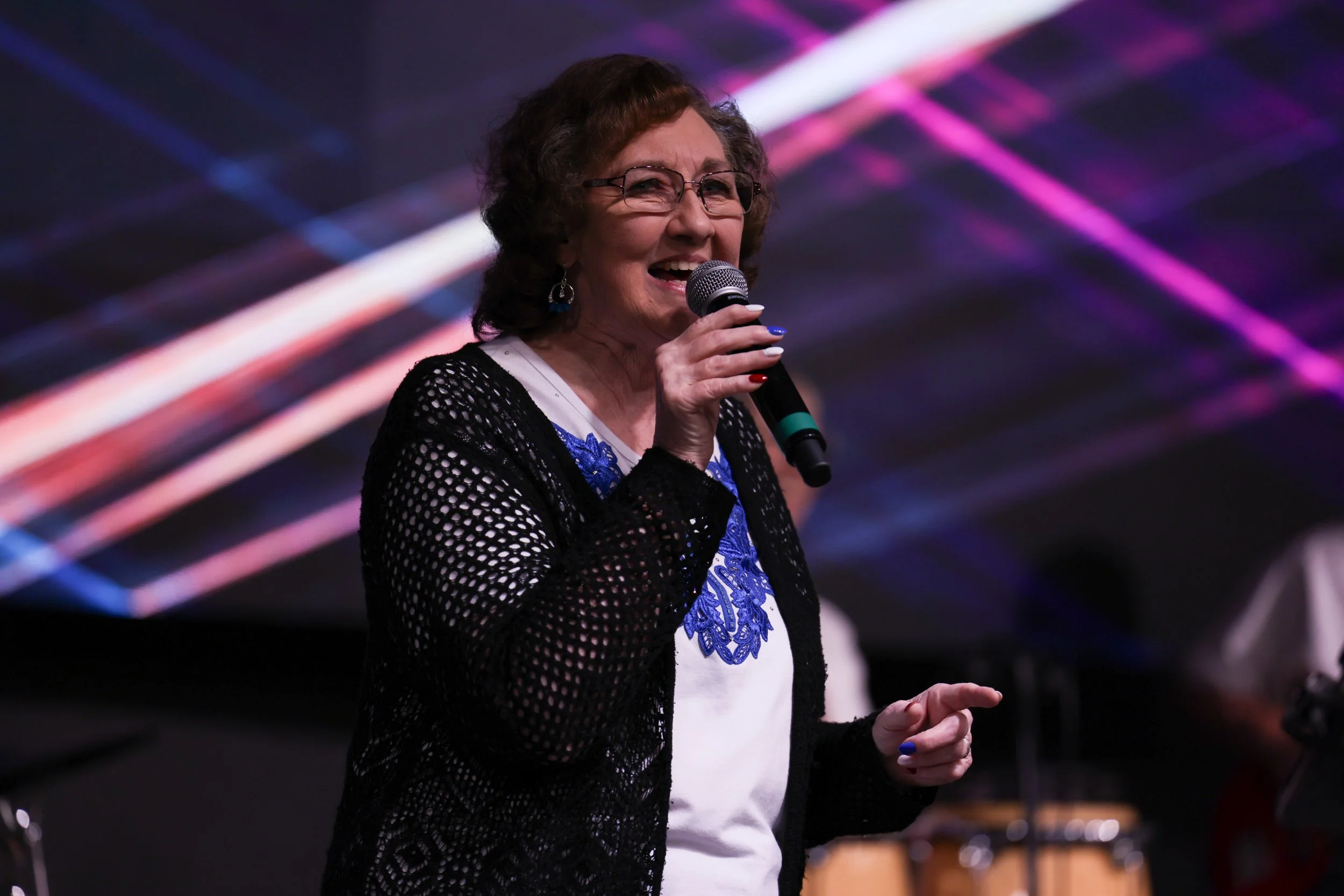 Praise Worship Pastor Sharon (1).JPG