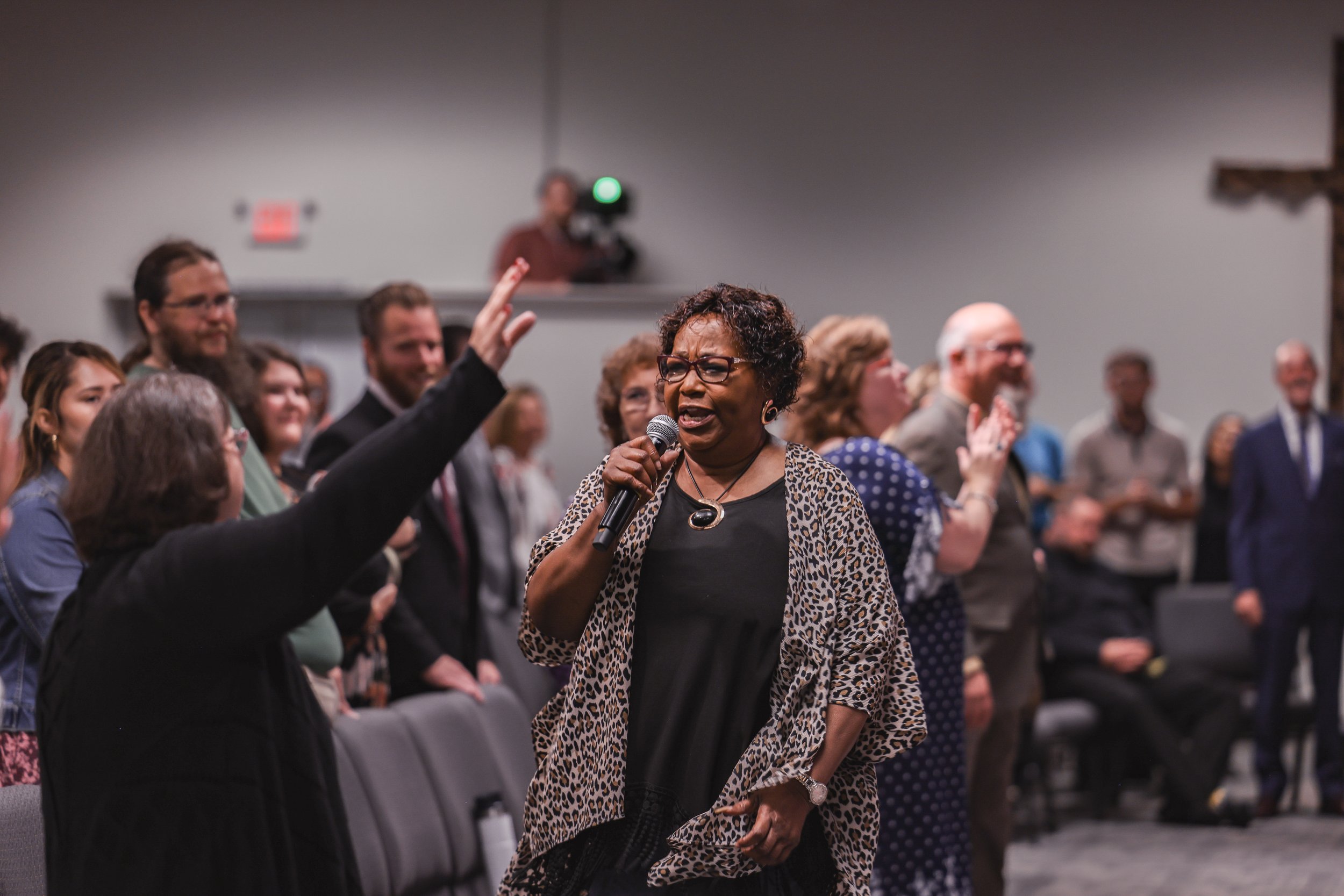 Pastor Alma Praise Worship exhortation.JPG