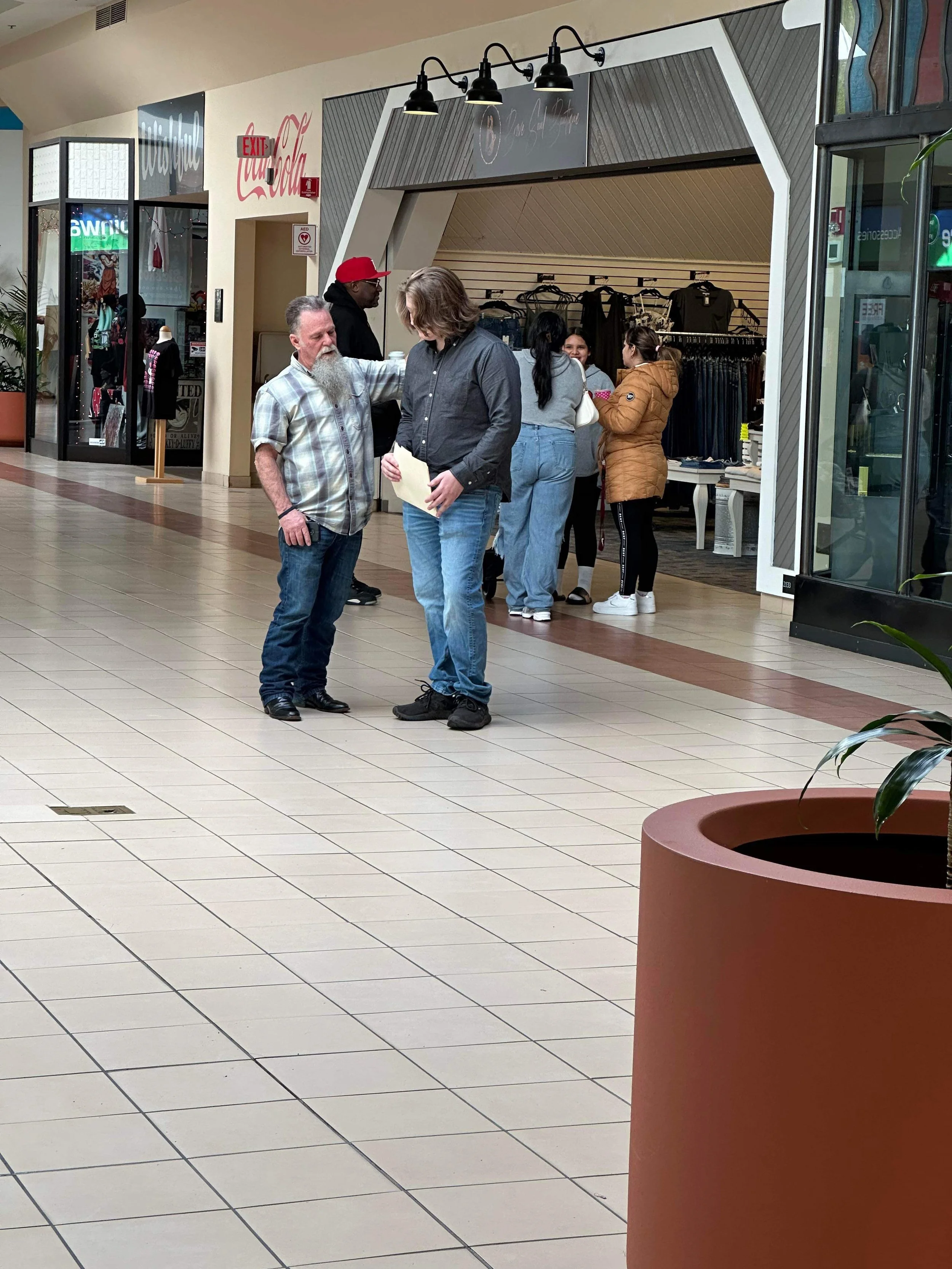 Soul Winning Albany Ev. Larry.JPG