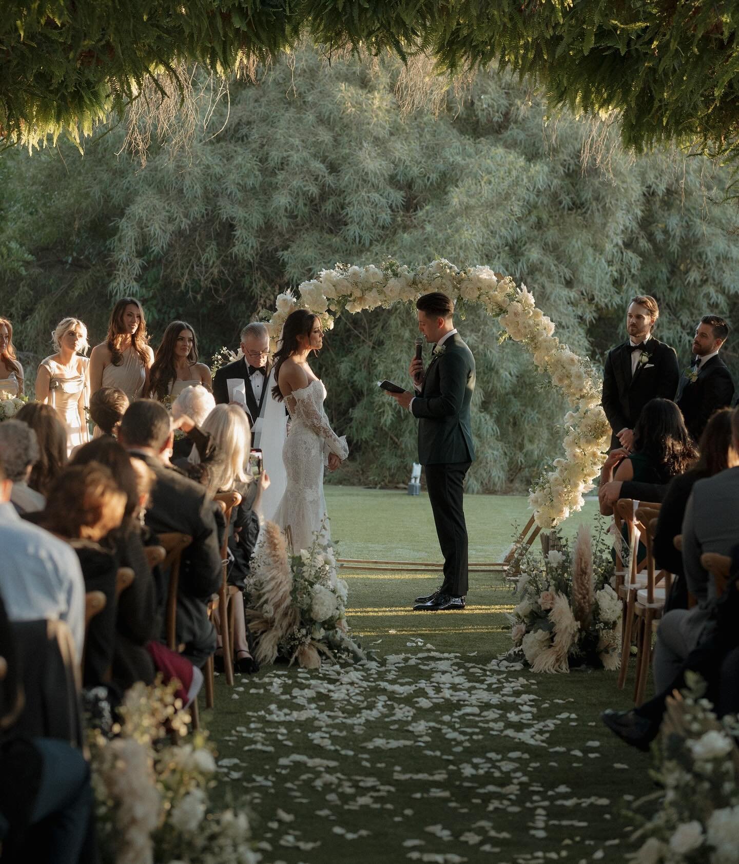 From ceremony to reception 🌿

Venue: @etherealgardenvenue 
Photographer: @emmahopp