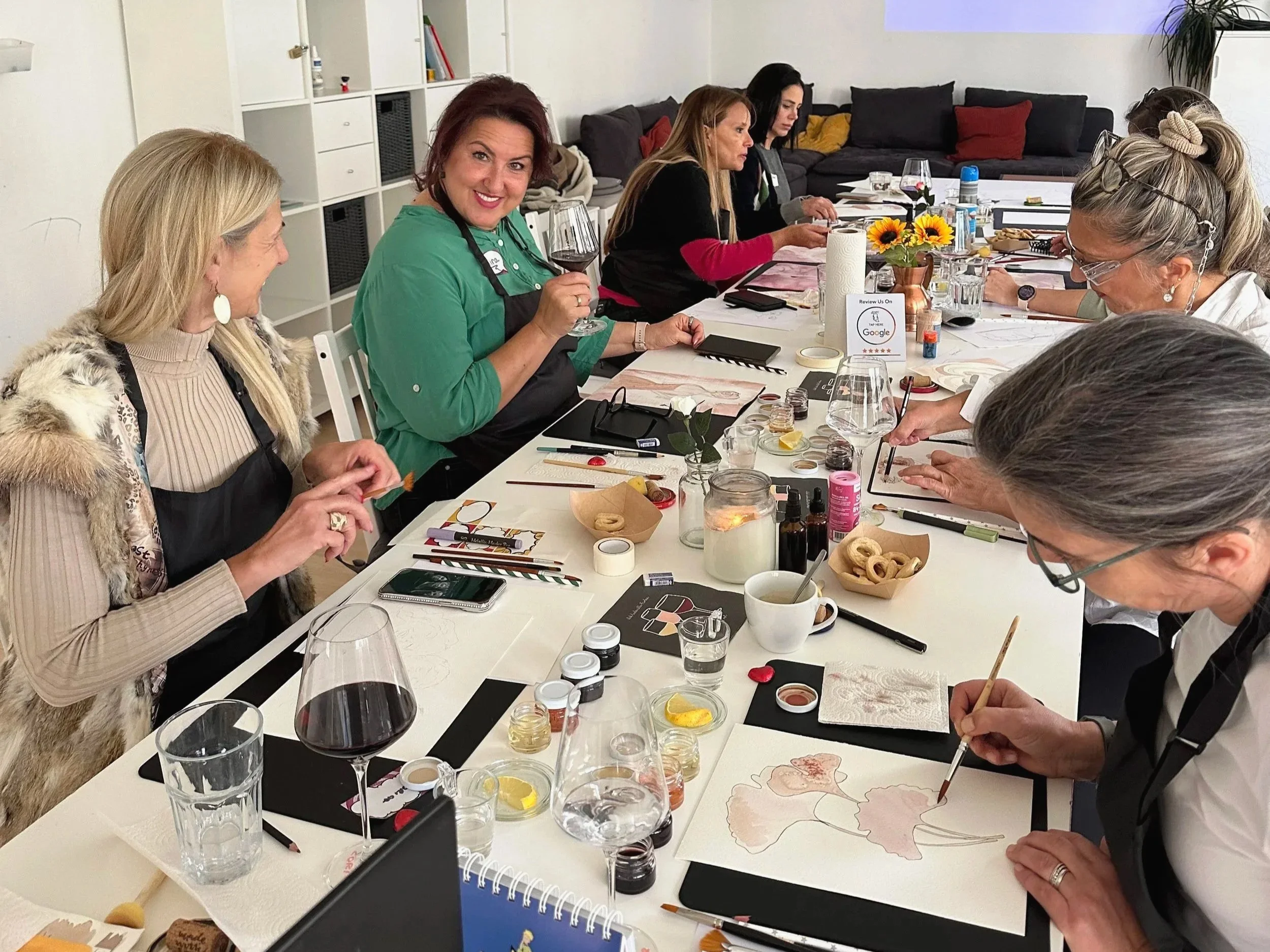 kreativ-workshop-weinmalerei-weingenuss-rebela-wein-kunst-malen-mit-wein-vinorel-wine-painting.jpg