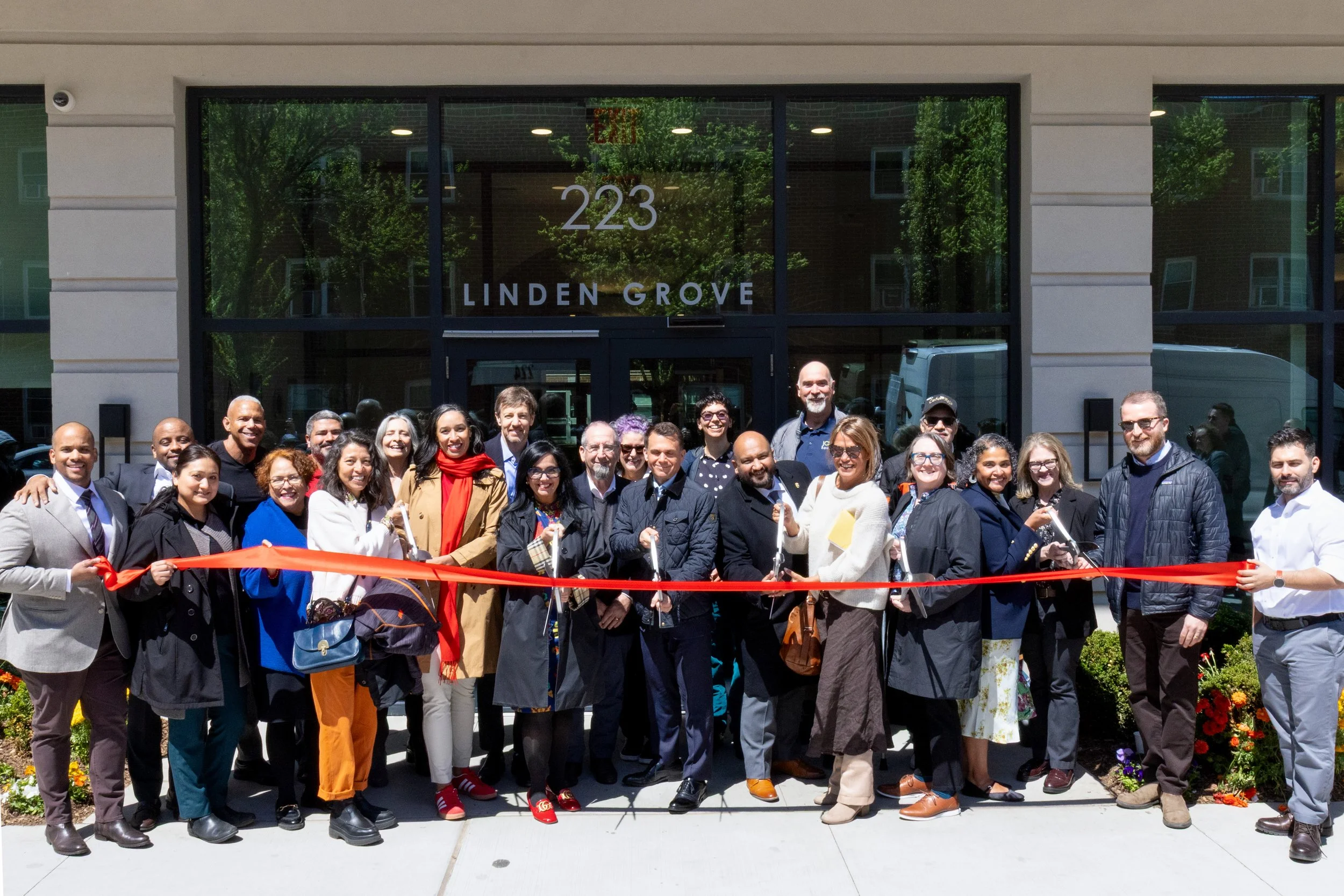 Linden Grove Ribbon Cutting_1 - Credit Vanessa Blake copy.jpg