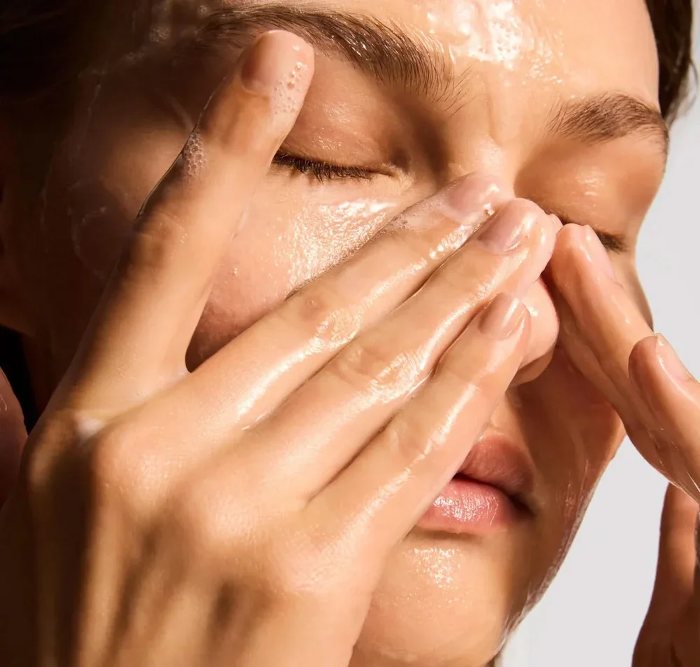 IS CLINICAL CLEANSING COMPLEX - SIMPLY SKIN AND LASER CLINIC