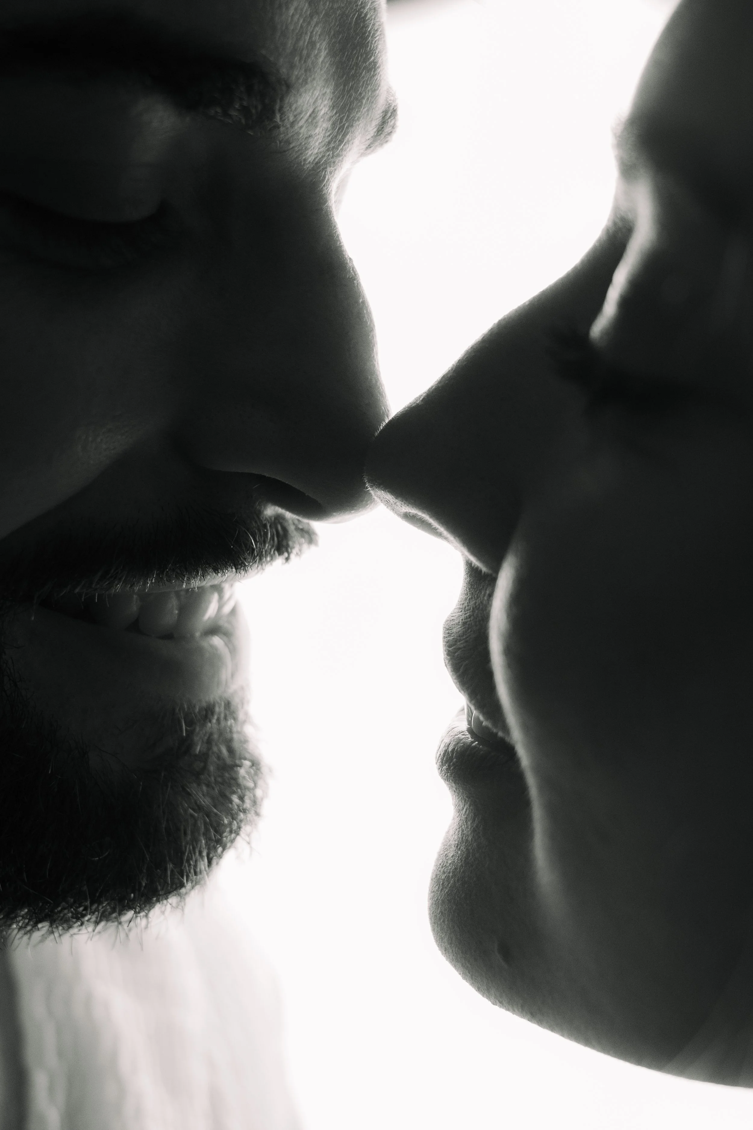 Couple portrait session in Cairns by Loulou Captures