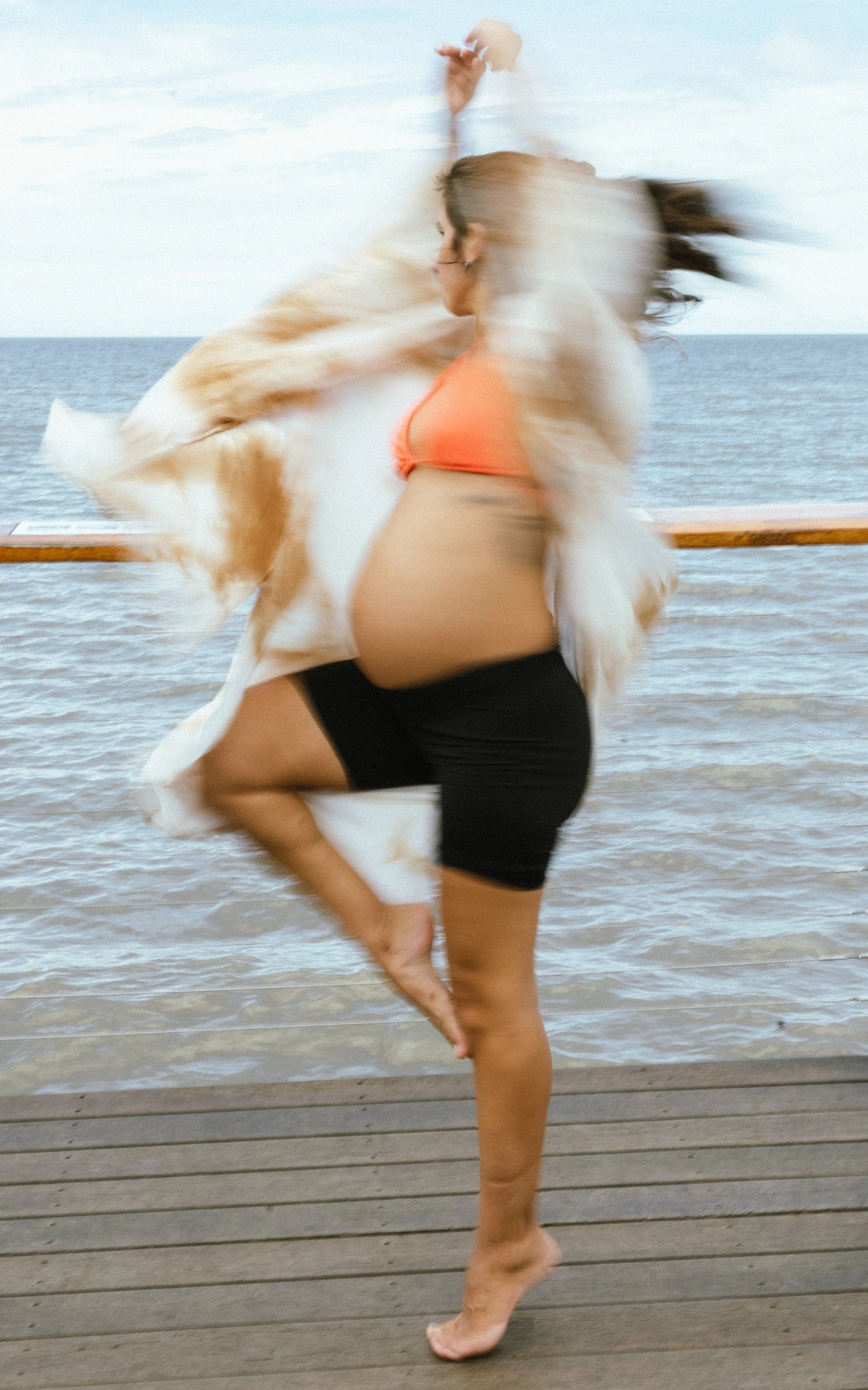 Maternity photoshoot in Cairns by Loulou Captures