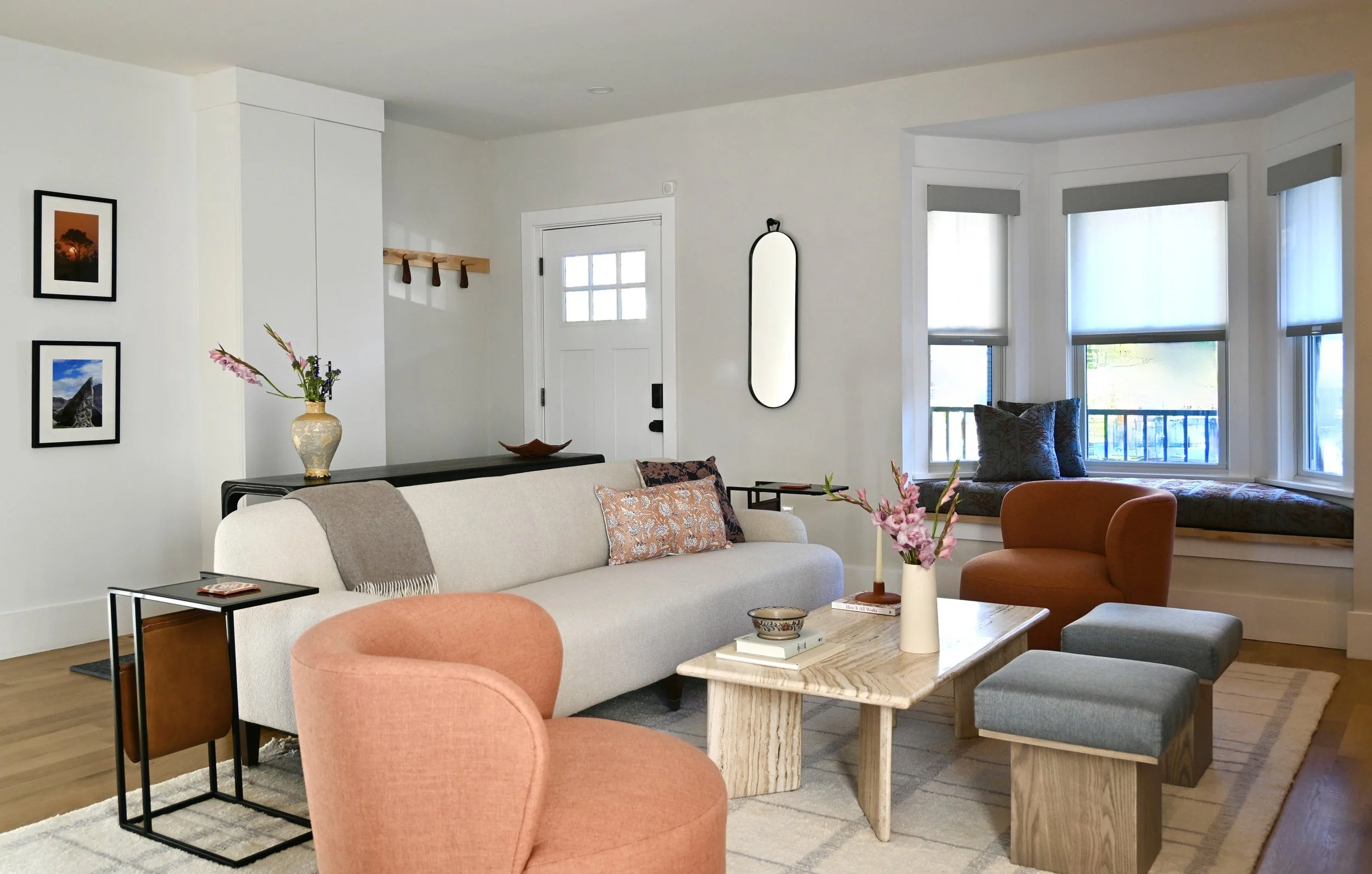 Overall of living room.jpg