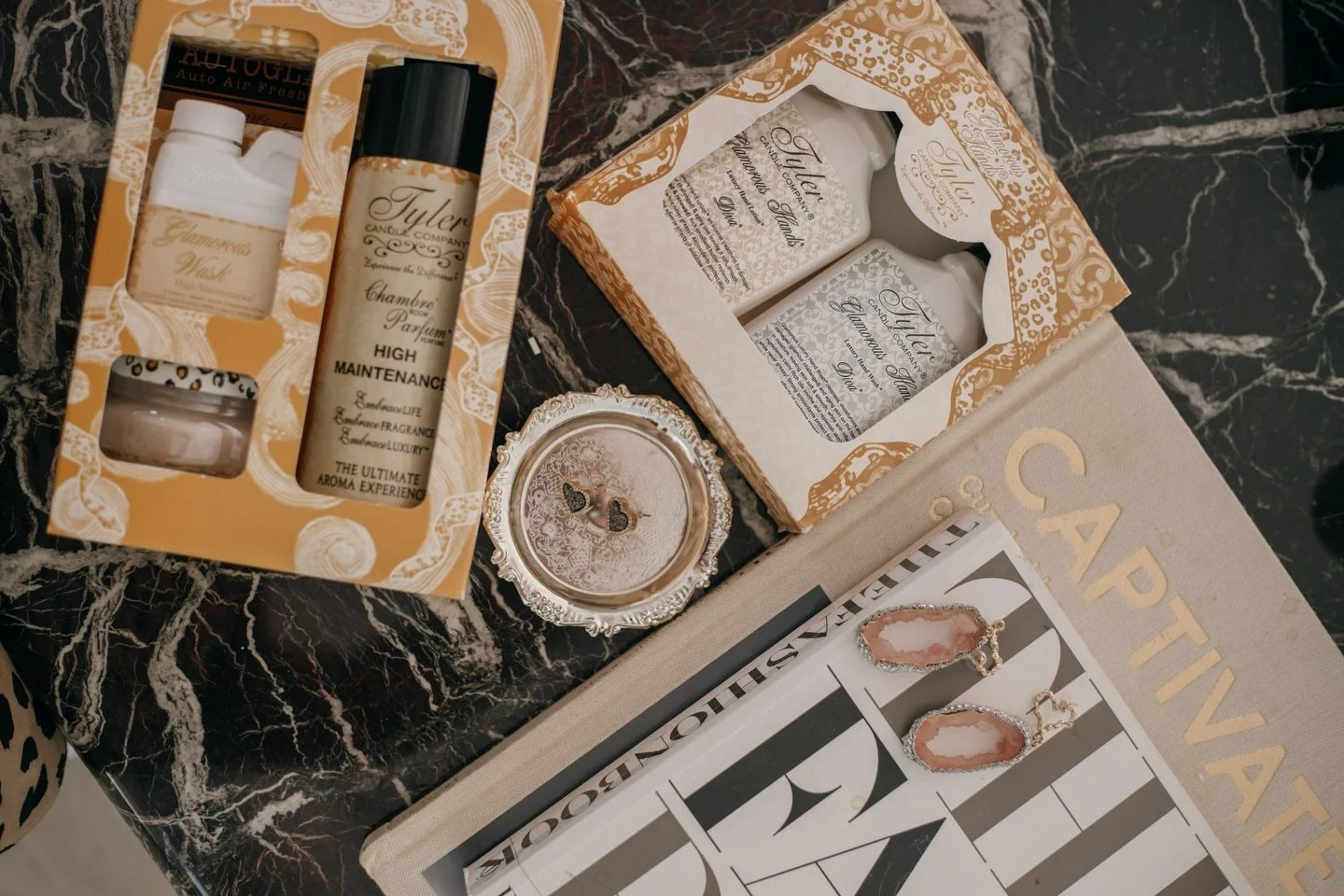 Skip the flowers. Skip the chocolates. Gift something they&rsquo;ll actually want and keep, + last longer than a week 💝

#giftguide #glamourwashdiva #ᴊᴇᴡᴇʀʟʏ