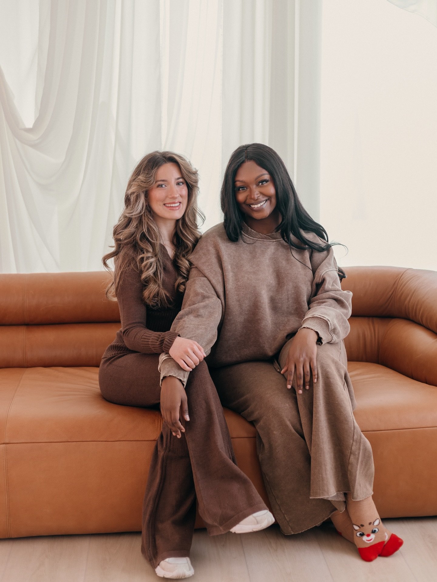 Tag the friend you&rsquo;re twinning in this with 🤎 

Shop the Lounge Edit today. In-store + online