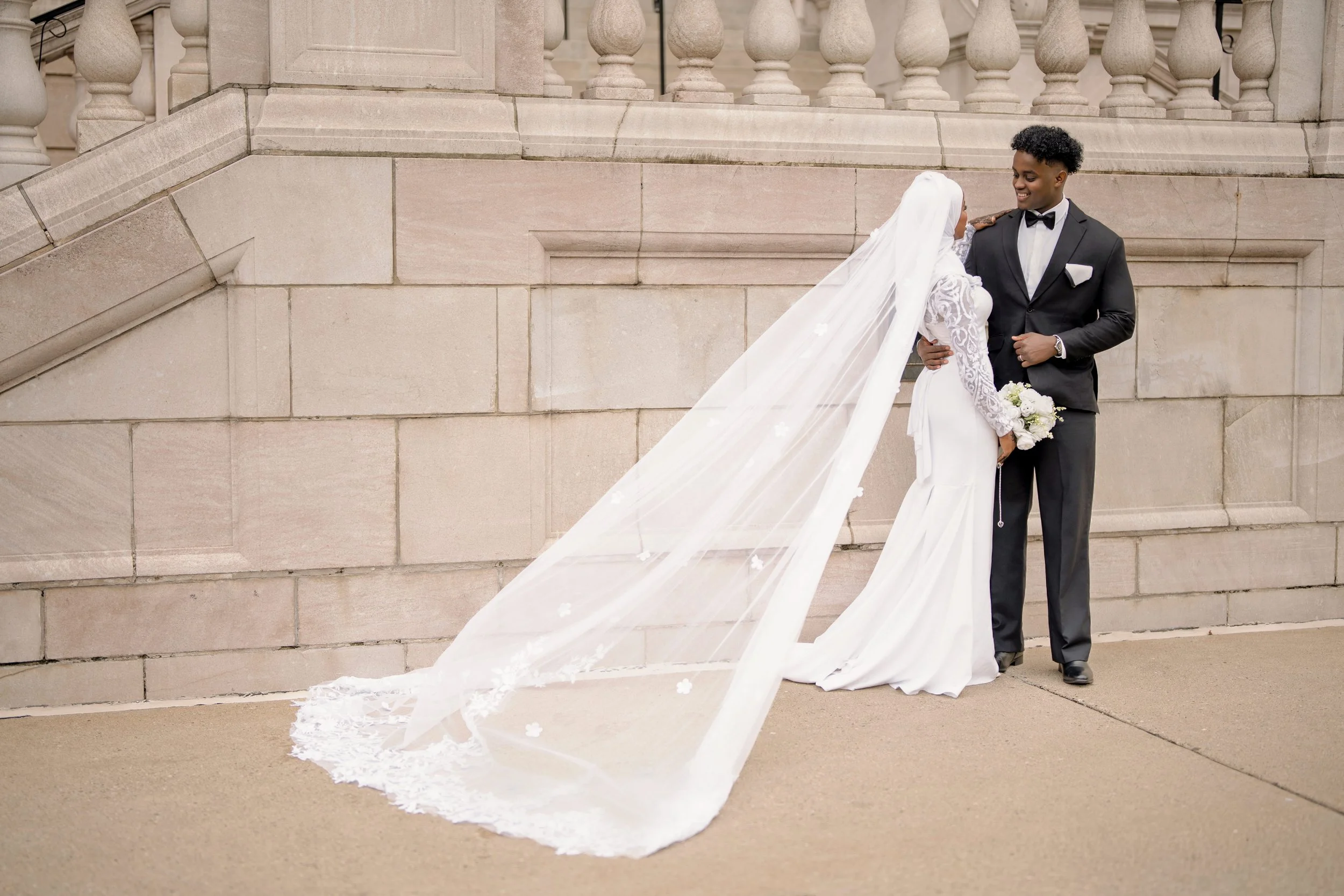 Wedding_Portrait_Bride_Veil_Architecture.jpg