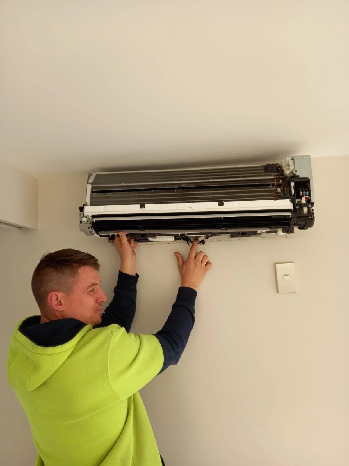 Why Regular Air Conditioning Service Matters More Than You Think