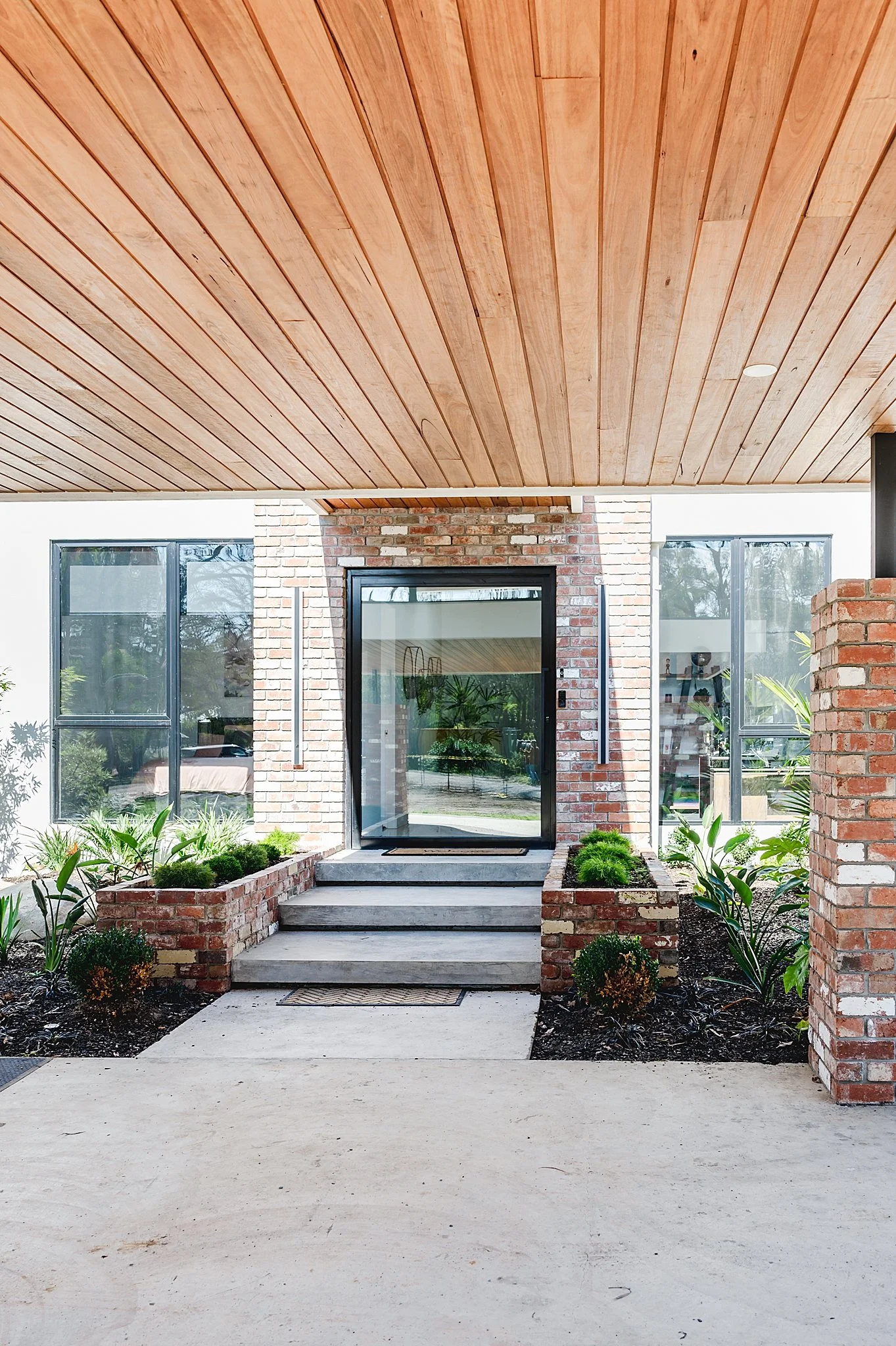 Architectural new home Langwarrin by Eighth Degree Homes.jpg