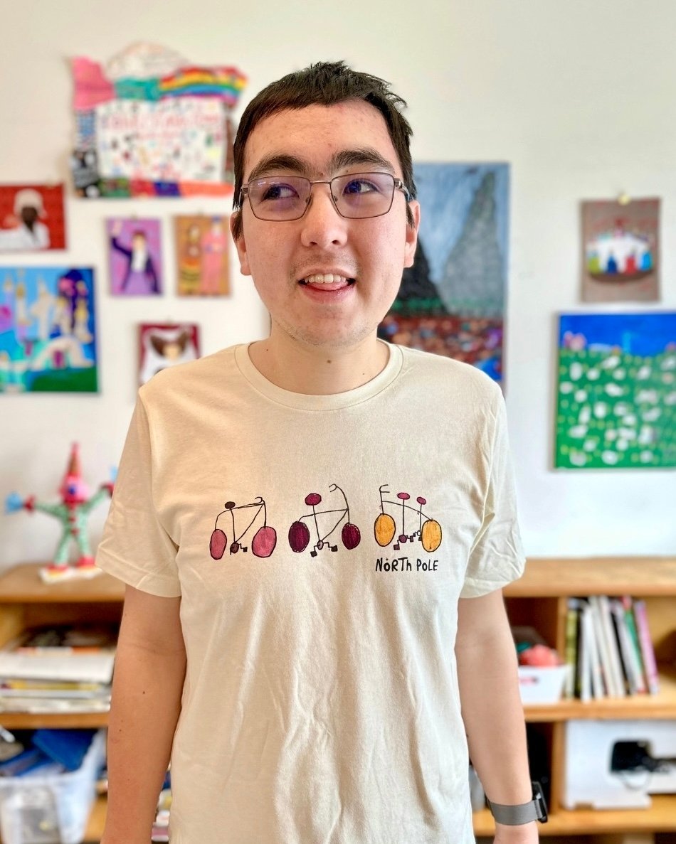 Happy Friday, friends! No better day than today to treat yourself to our super soft new spring t-shirt, designed with Nathan Ueno's amazing bicycles drawings and modeled here by Nathan himself 🚲
.
100% of merchandise sales support our artists and pr