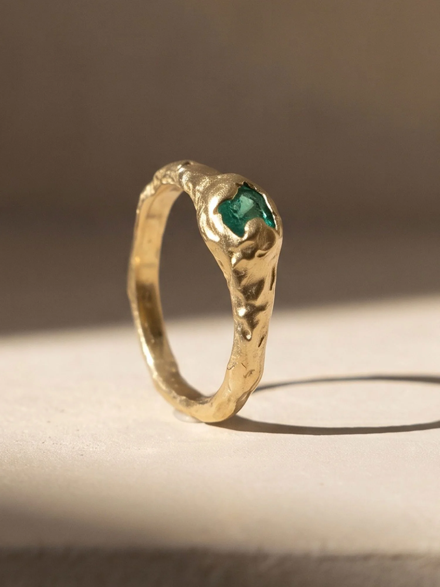 emerald-ring_3.jpg