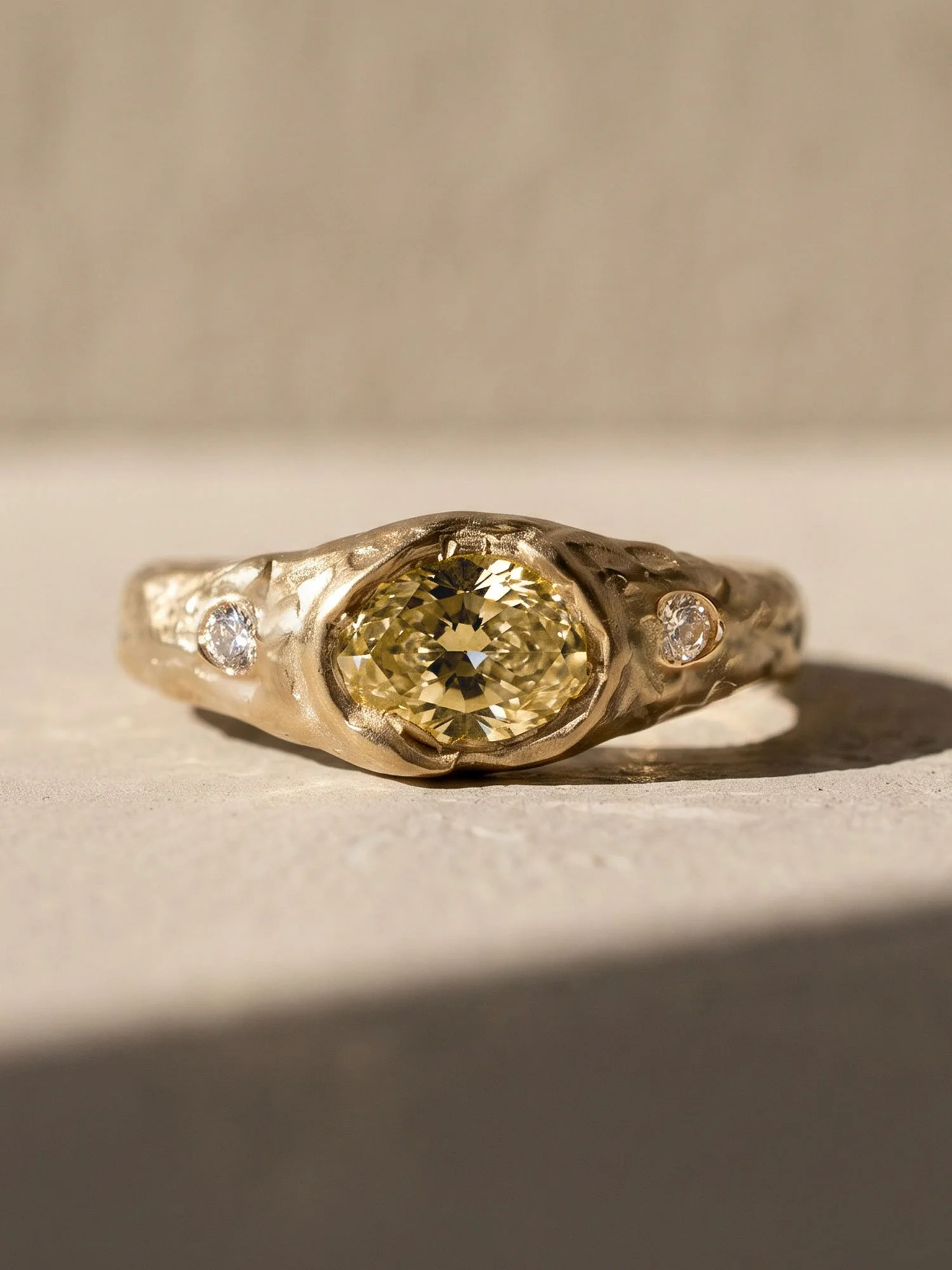 Ophelia-1ct-yellow-4.jpg