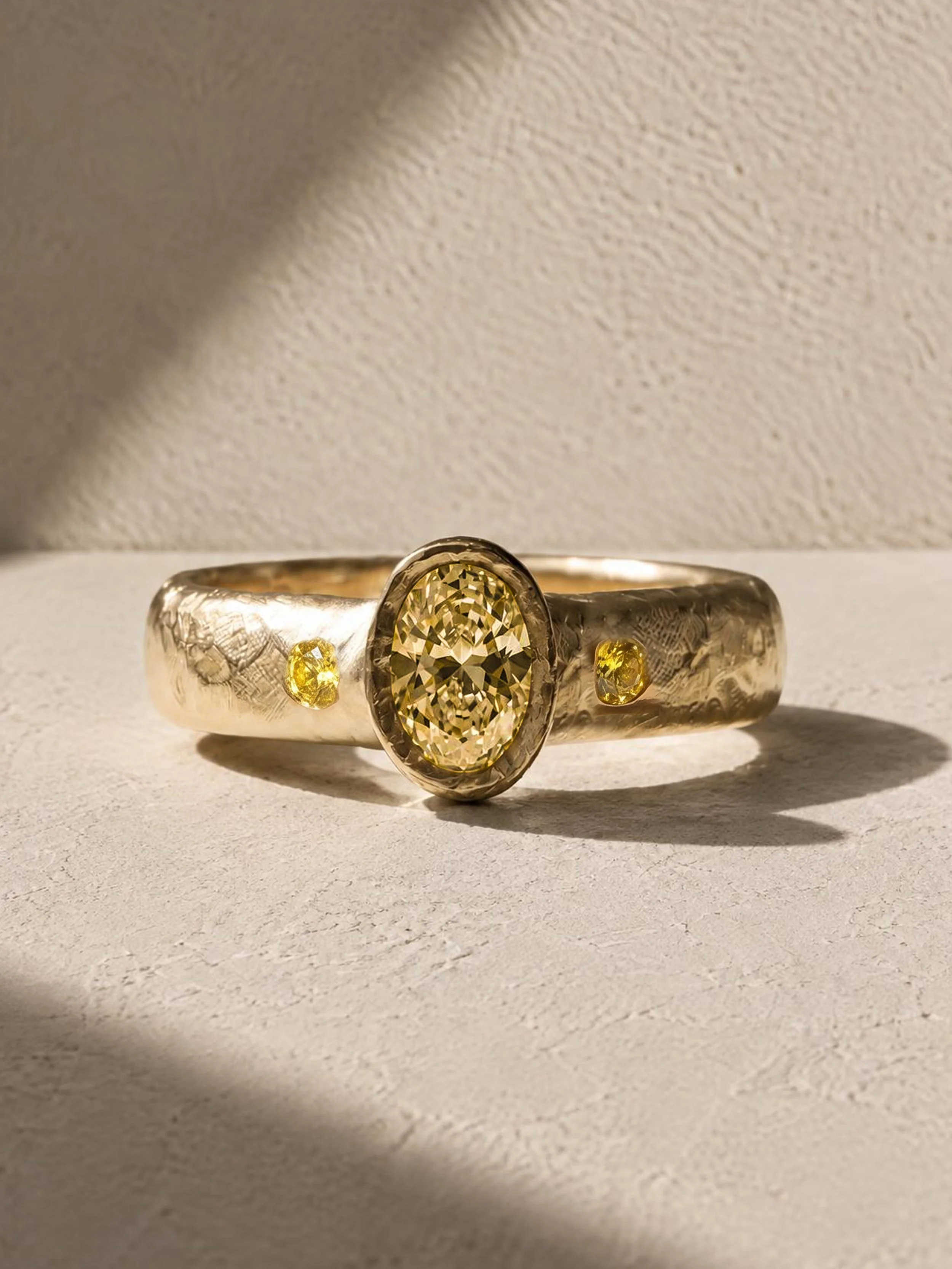 Essence-0.7ct-yellow-5.jpg