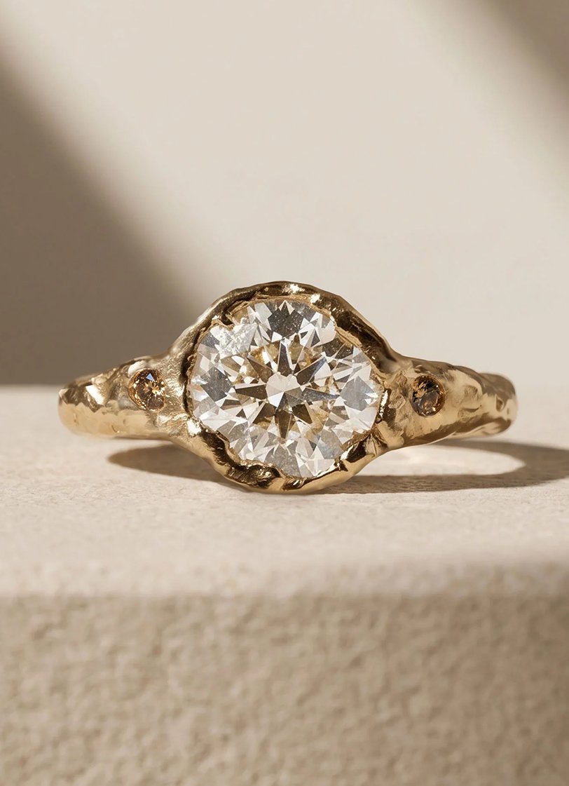 Hera-2ct-brown.jpg