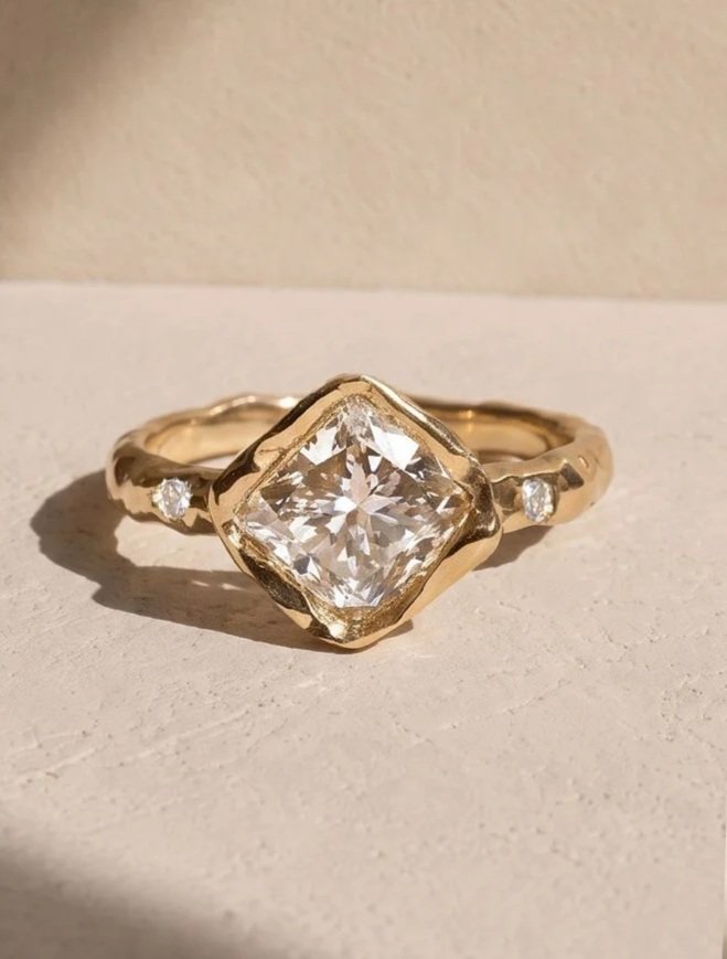 Cushion-2ct-white.jpg
