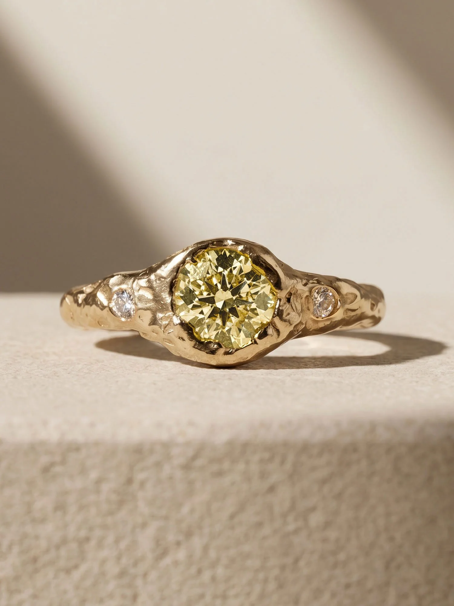 Hera-1ct-yellow-4.jpg