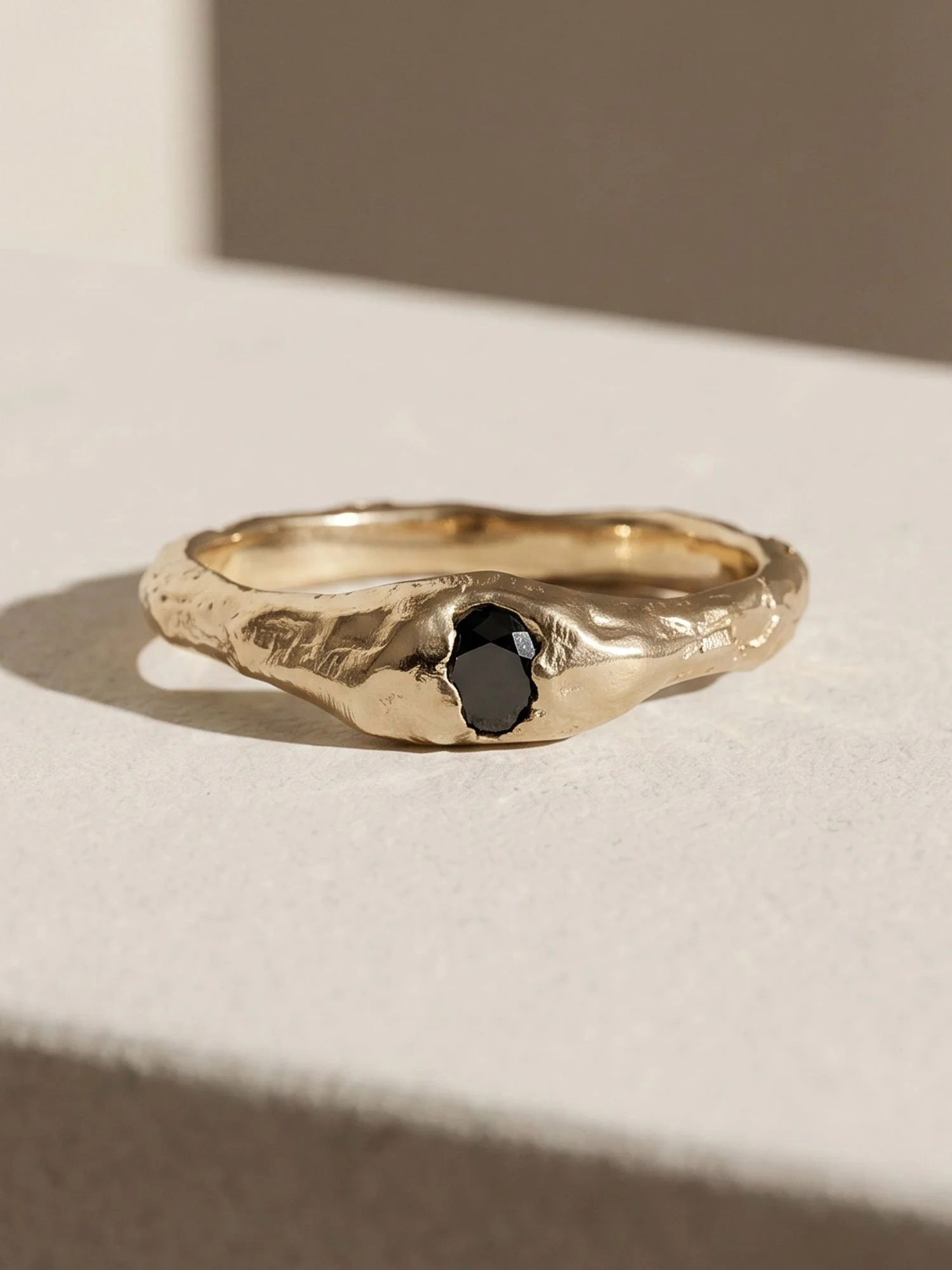 Radiant Ring - Black Sapphire