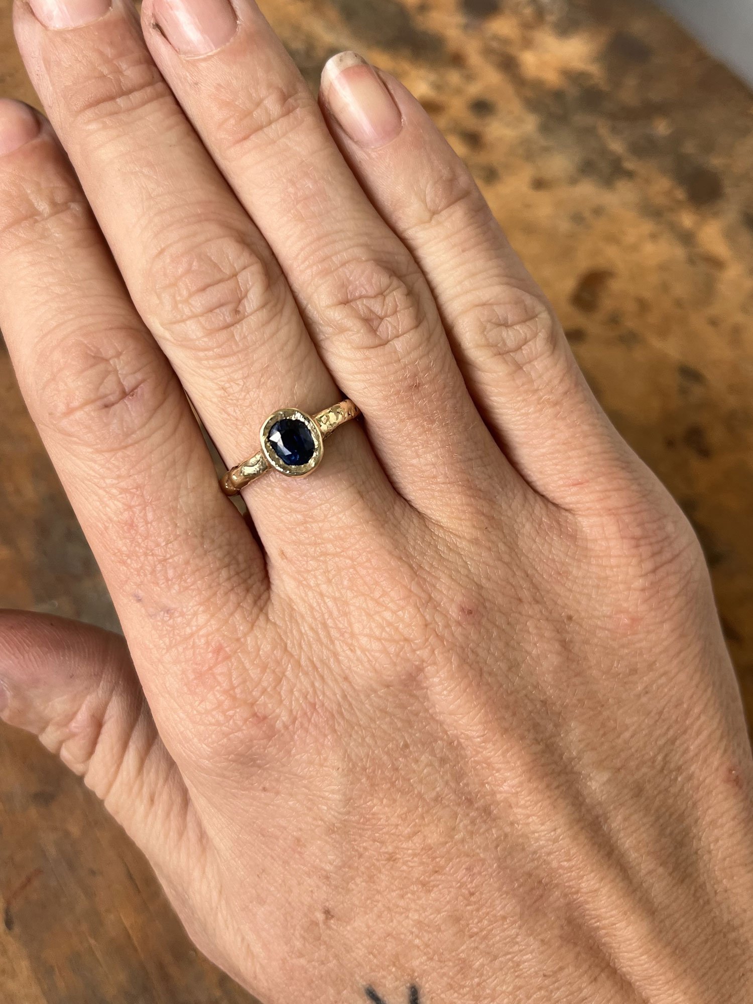 oval-blue-sapphire4.jpg